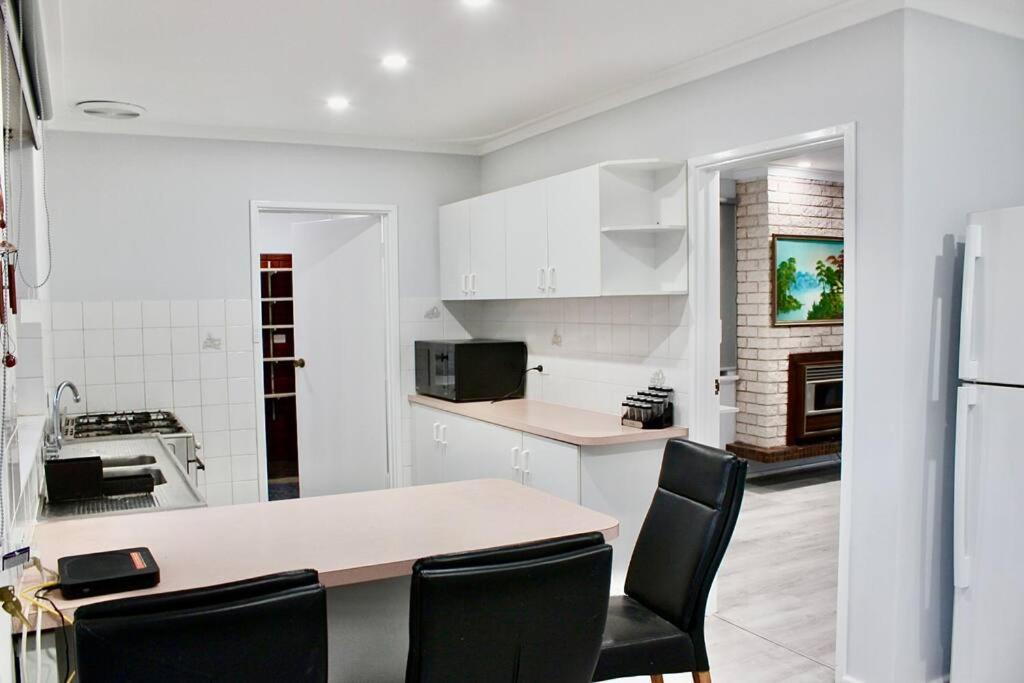 The Eclectic Convenience Of Perth- Twelve Mins To Airport * Perth