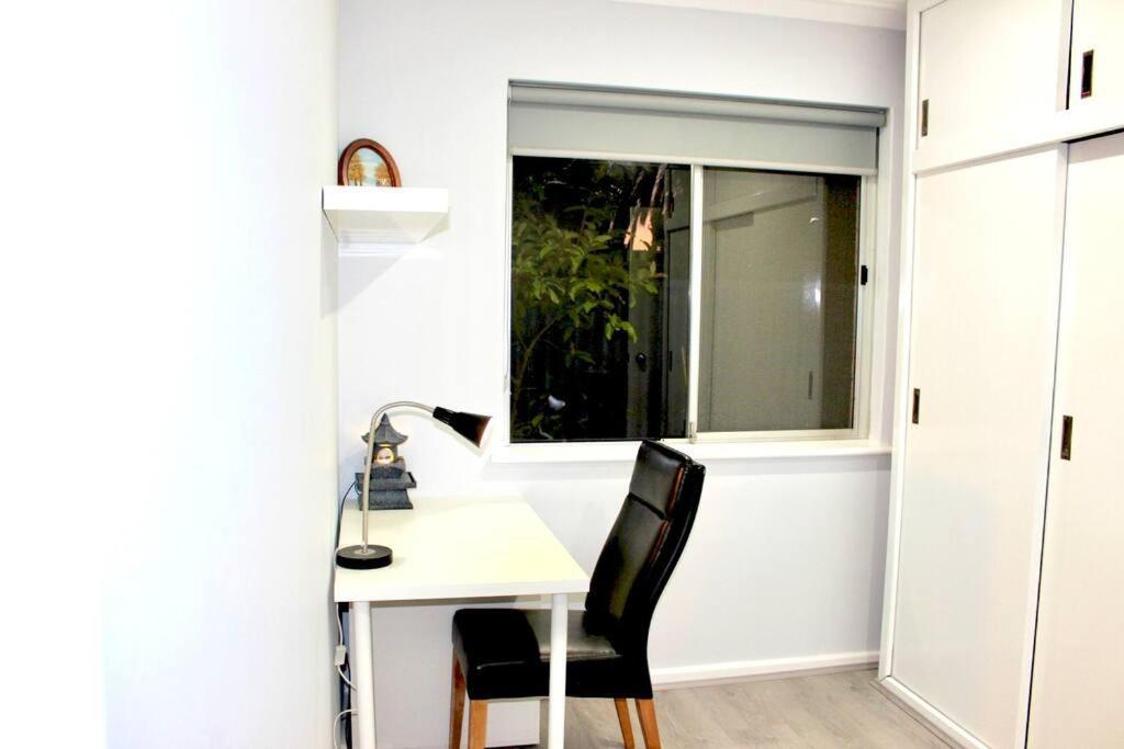 Holiday home The Eclectic Convenience Of Perth- Twelve Mins To Airport *