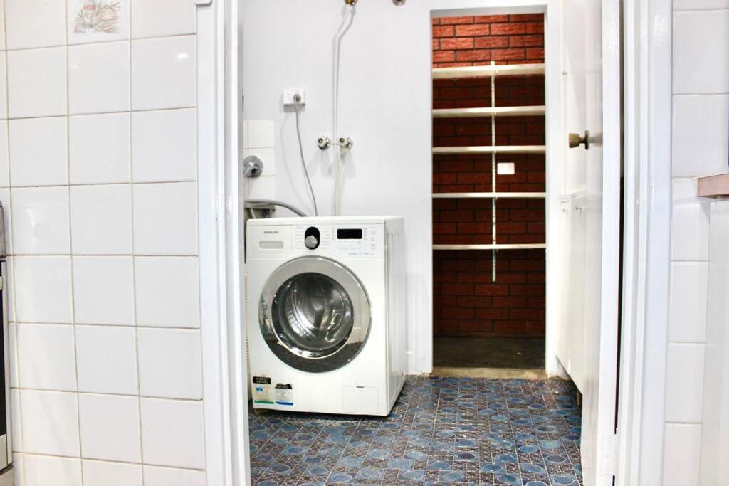 Holiday home The Eclectic Convenience Of Perth- Twelve Mins To Airport