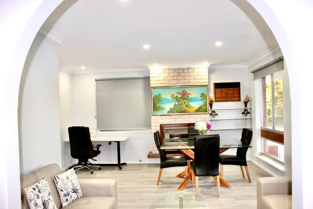 Holiday home The Eclectic Convenience Of Perth- Twelve Mins To Airport *