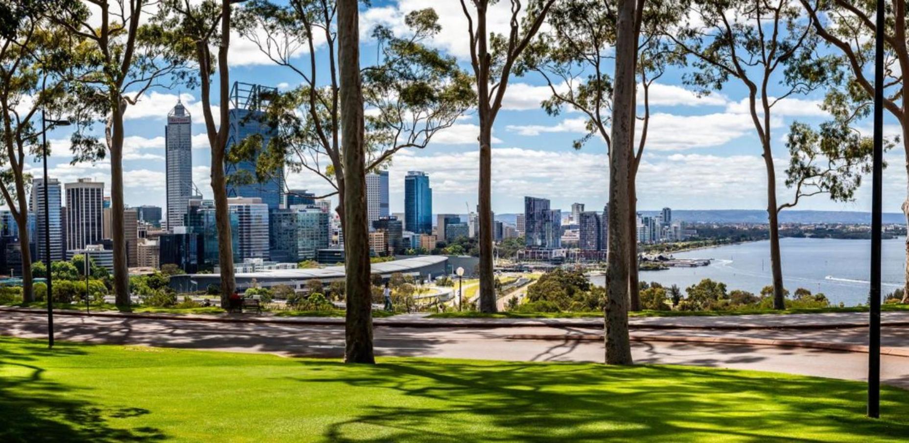 Executive 2br On Mounts Bay Road Apartment Perth