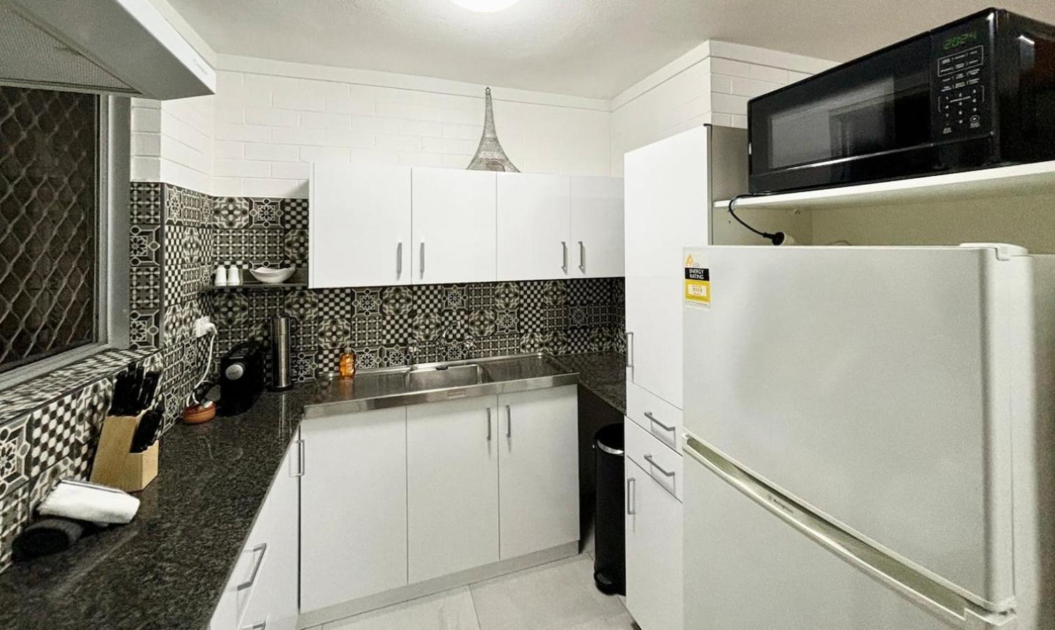 Subiaco Oasis 1 Bedroom Unit * Perth