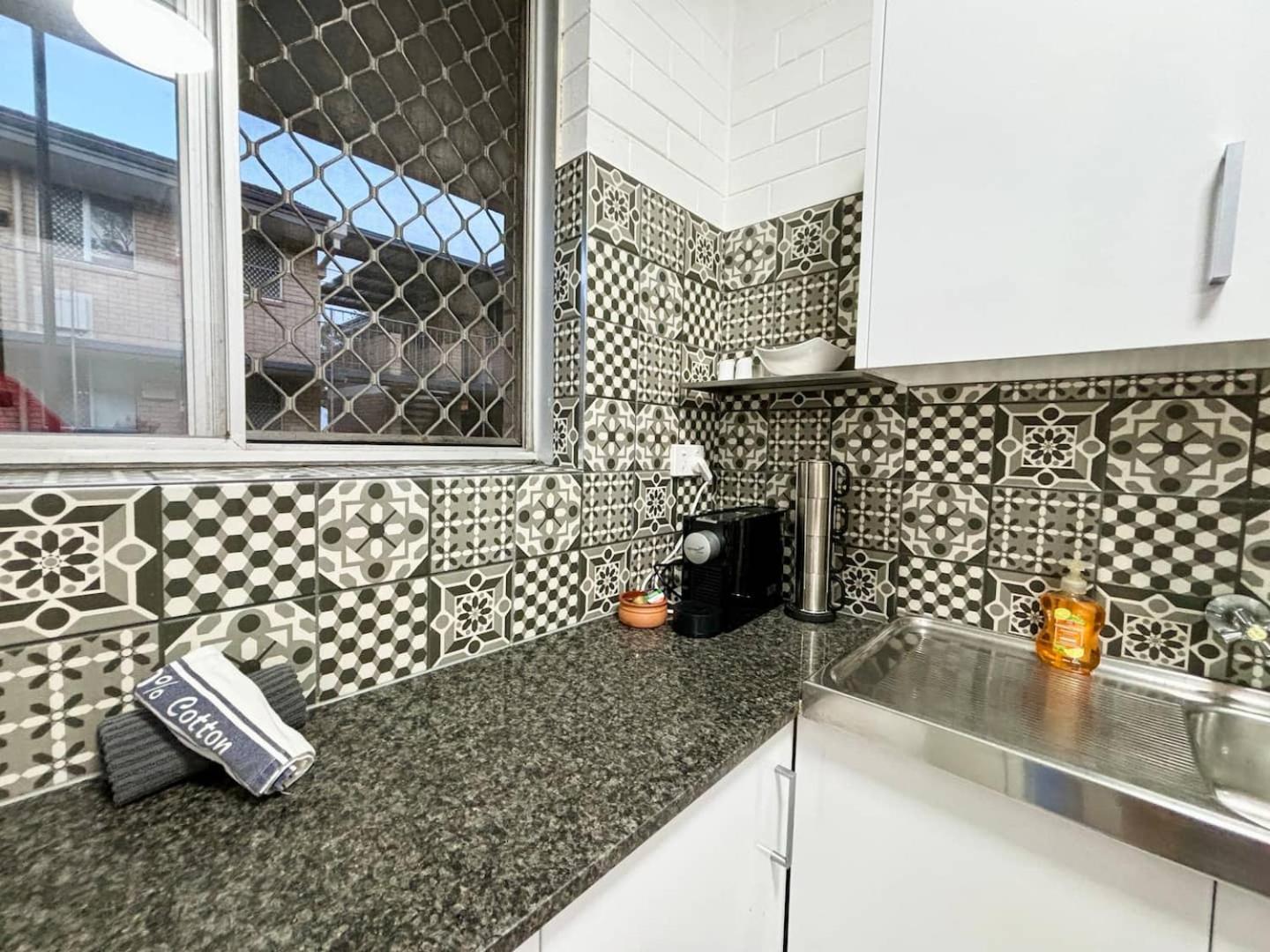 Subiaco Oasis 1 Bedroom Unit * Perth
