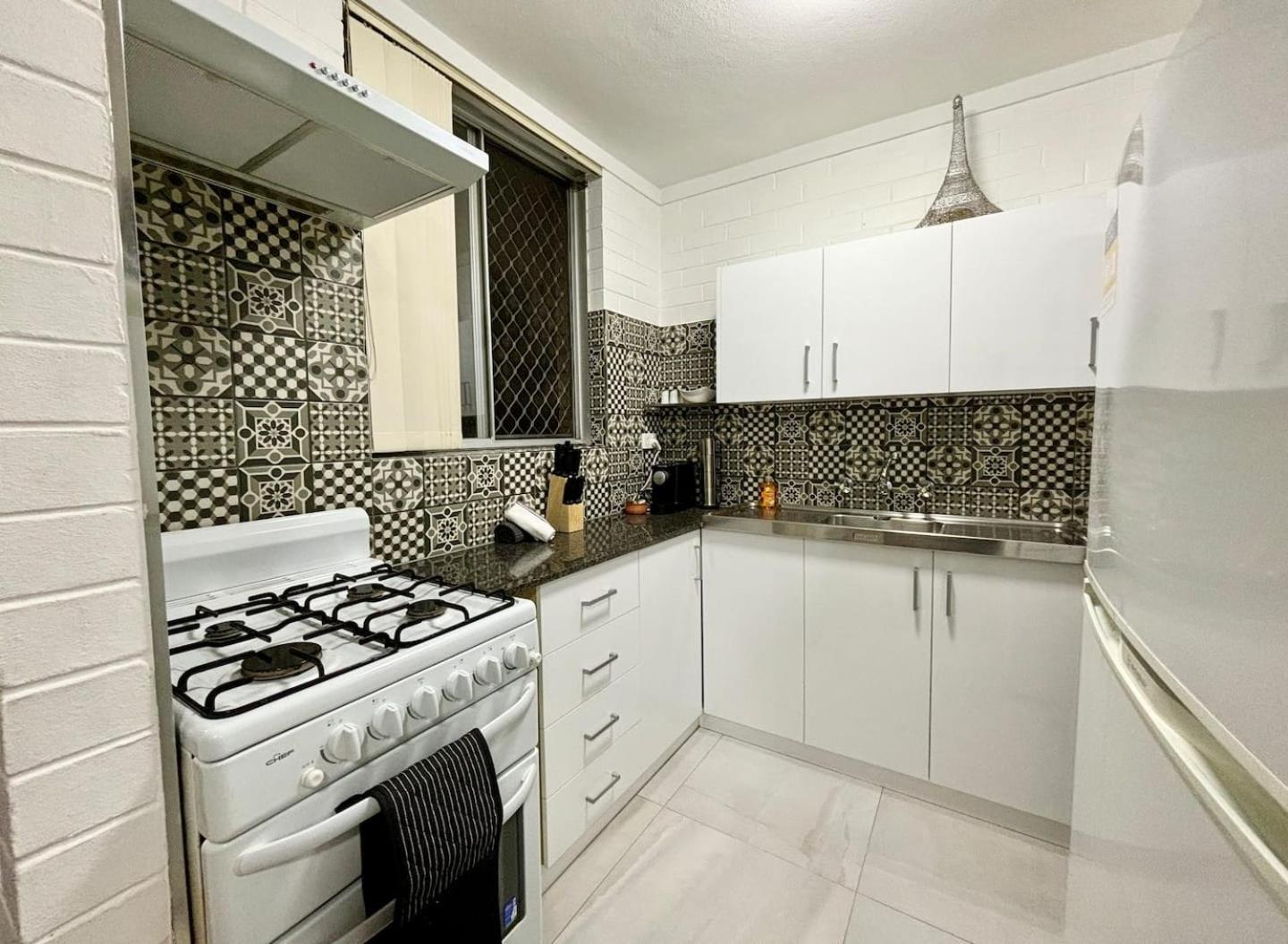 Subiaco Oasis 1 Bedroom Unit * Perth