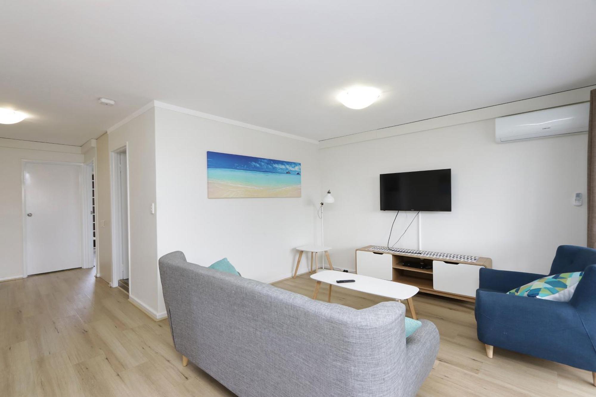 Light & Bright Apartment, 5 Minute Walk To The Perth