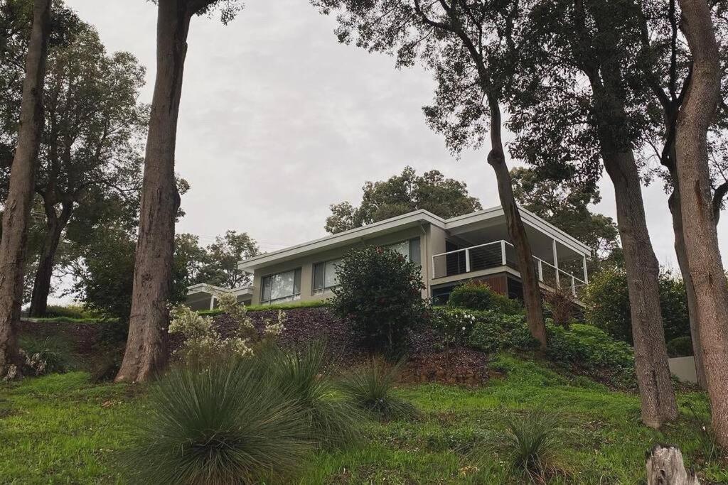 Holiday home Lesmurdie Perth