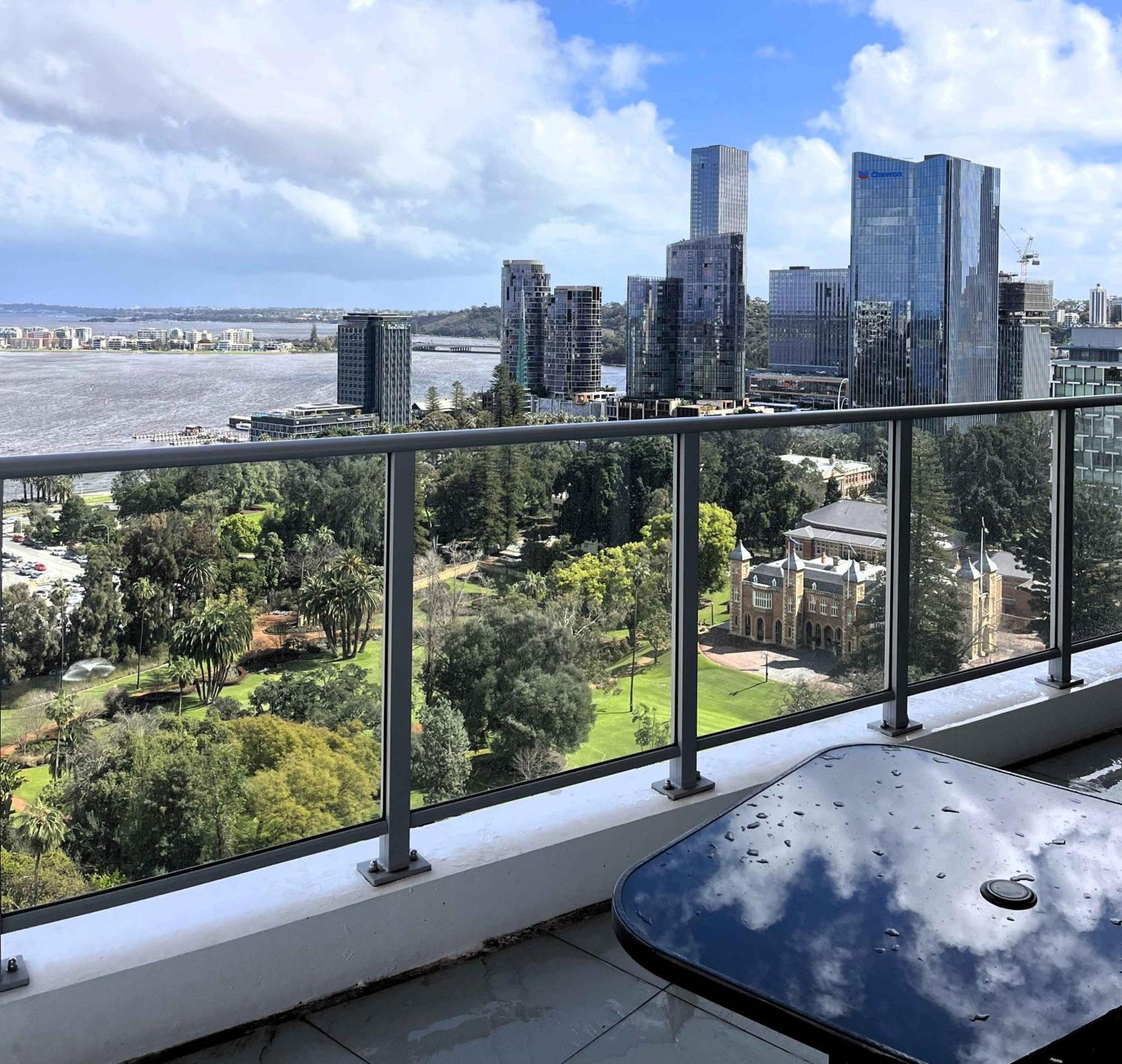 Apartment 114 Incredible Cbd Swanriver Prkg Perth