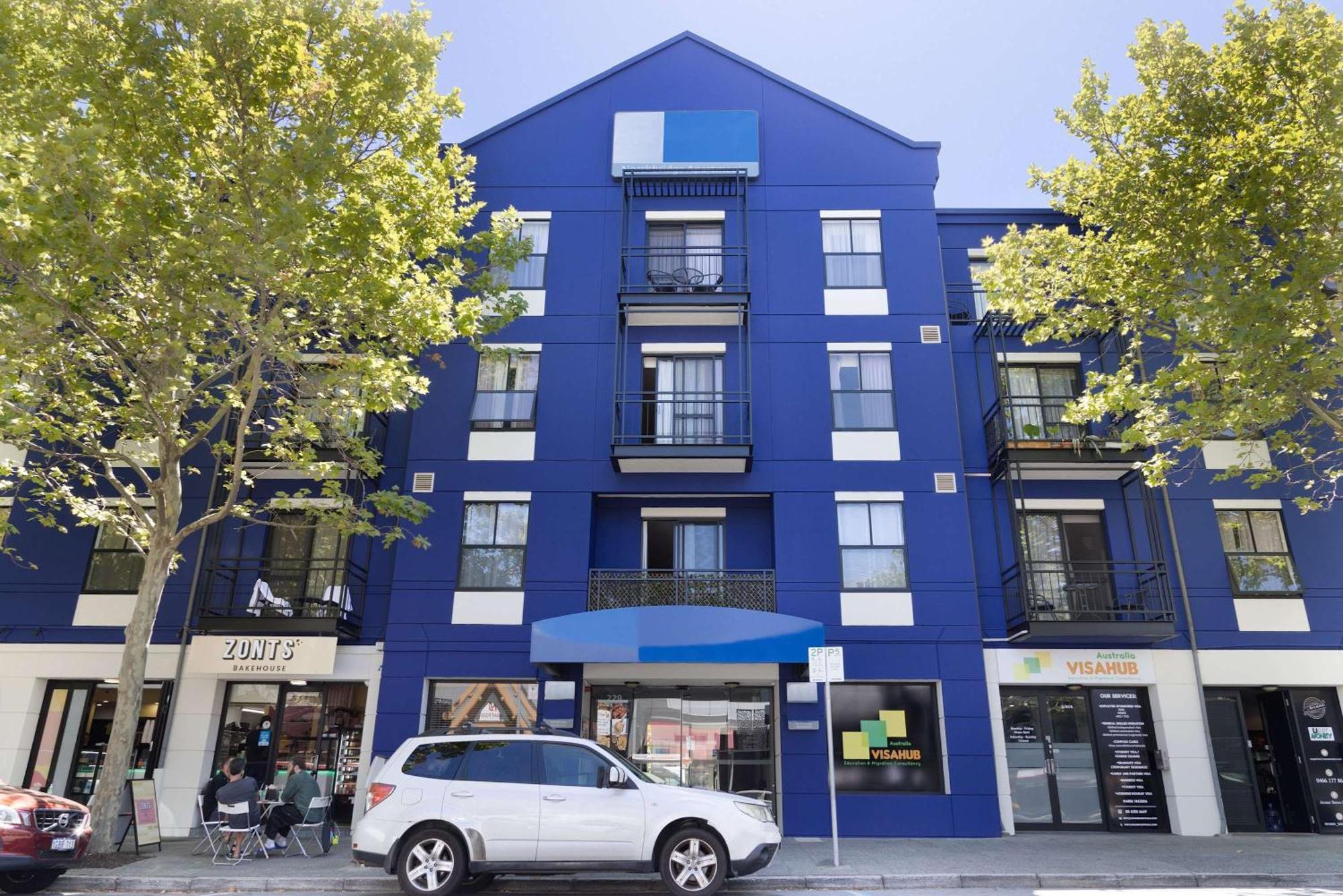 Spacious 3-level Townhouse With Pool In Northbridge * Perth