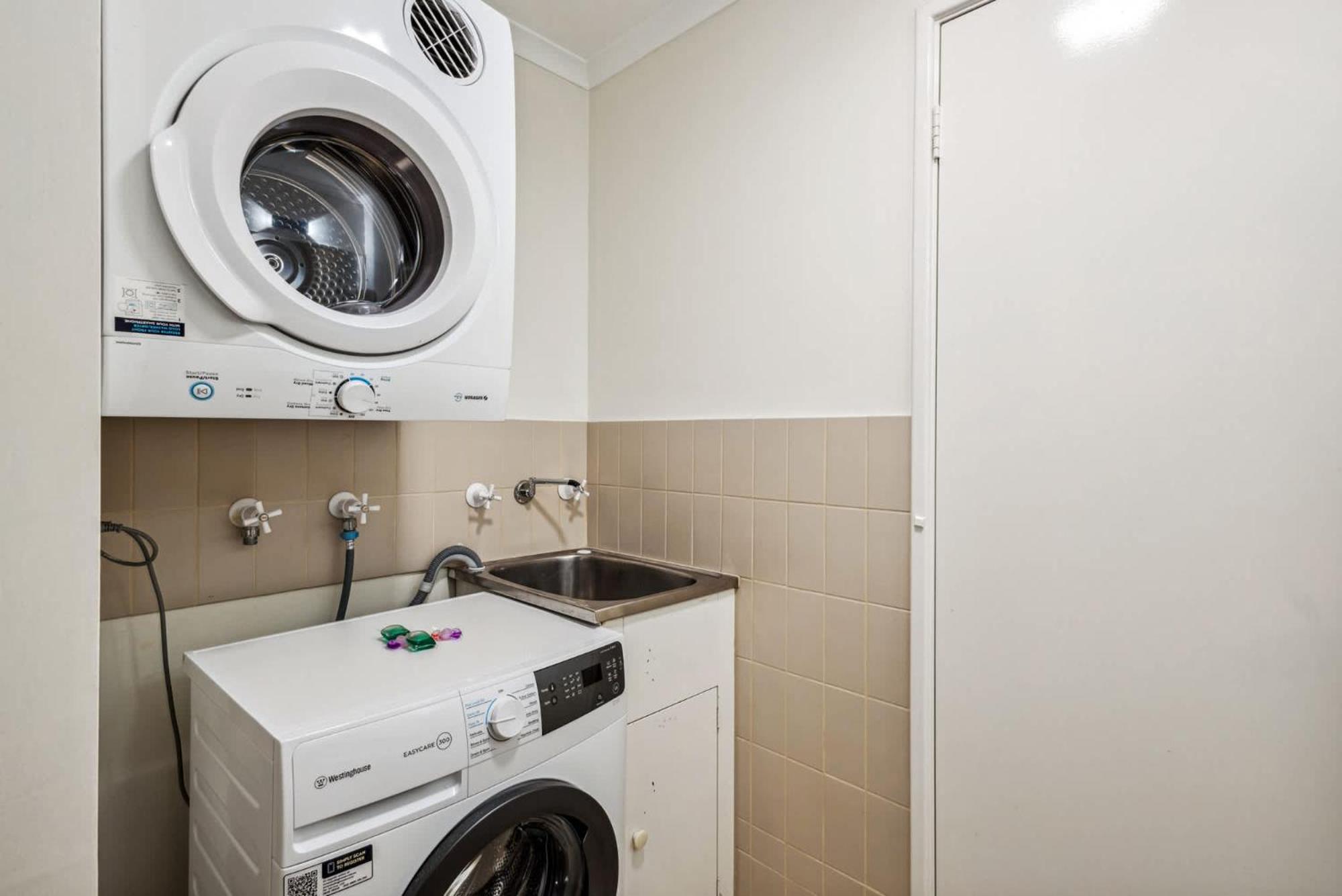 Holiday home Spacious 3-level Townhouse With Pool In Northbridge *