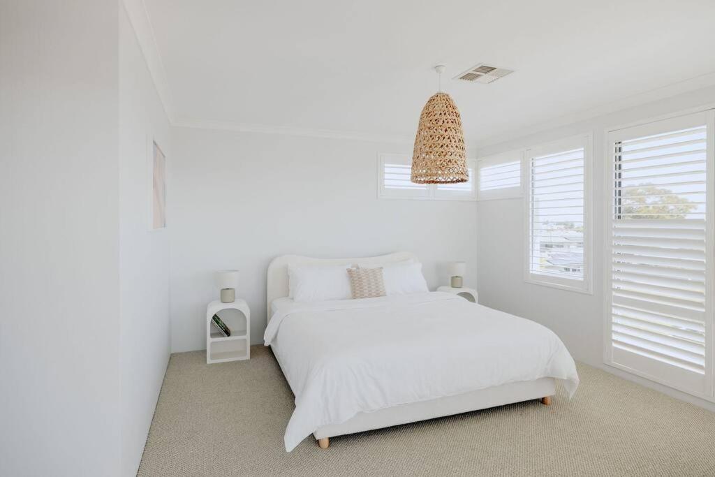 Above The Clouds By St Nicholas Holiday home Perth