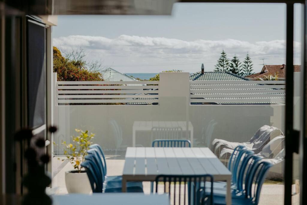 Above The Clouds By St Nicholas Holiday home *