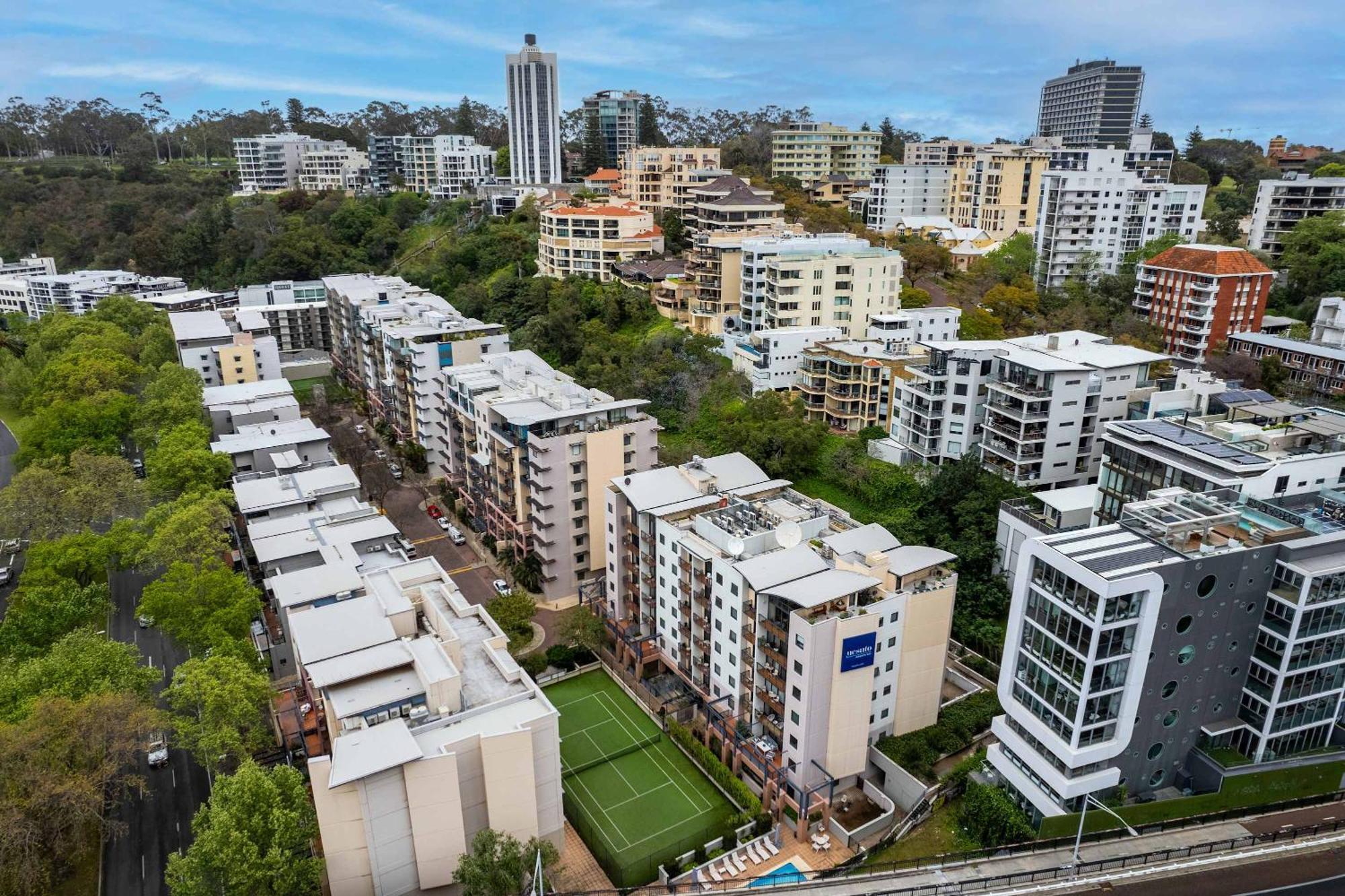 1bdr East - Tennis Court Gym And Pool * Perth