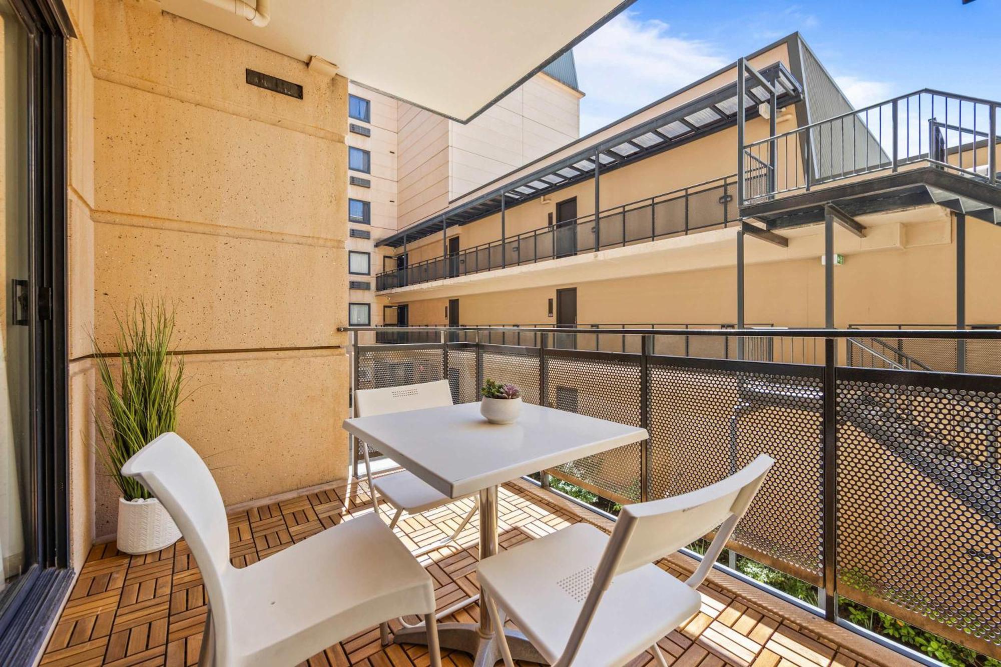 Urban Oasis On Hay Street Apartment Perth