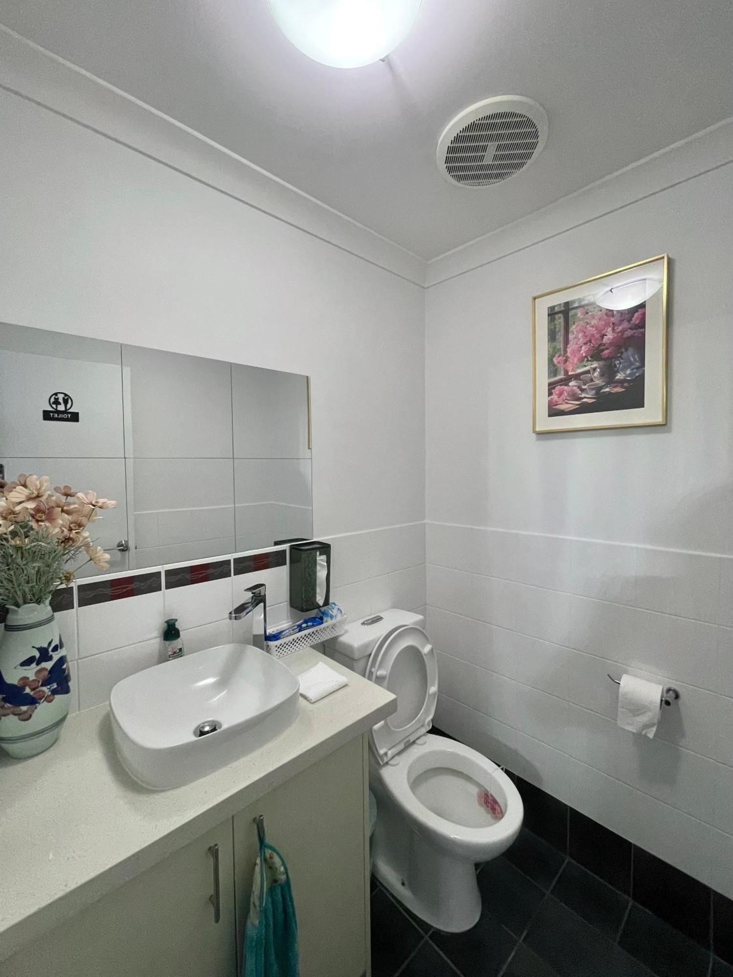 Equitice Spring Moonlight Guest house Perth