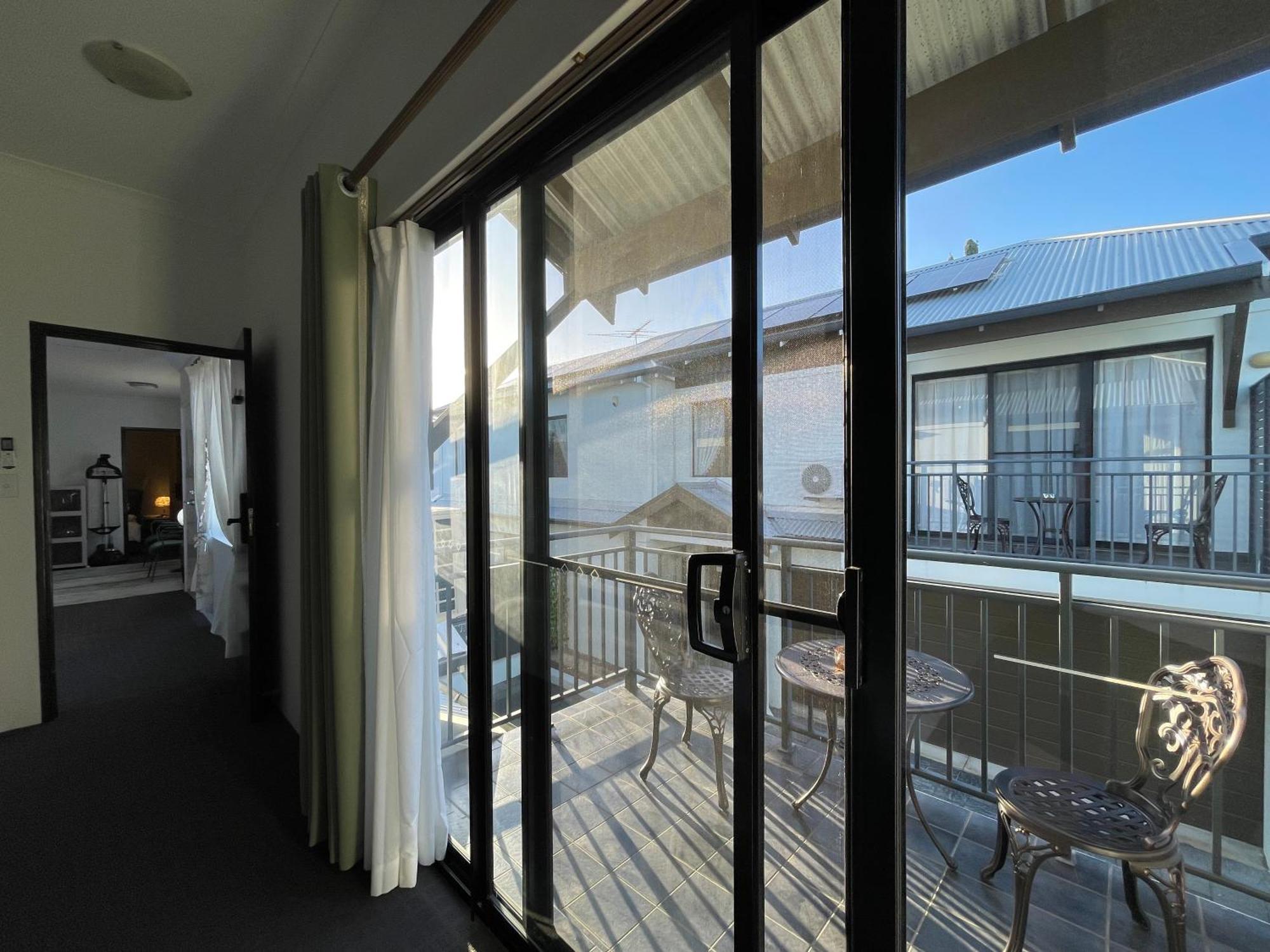 Equitice Spring Moonlight Guest house