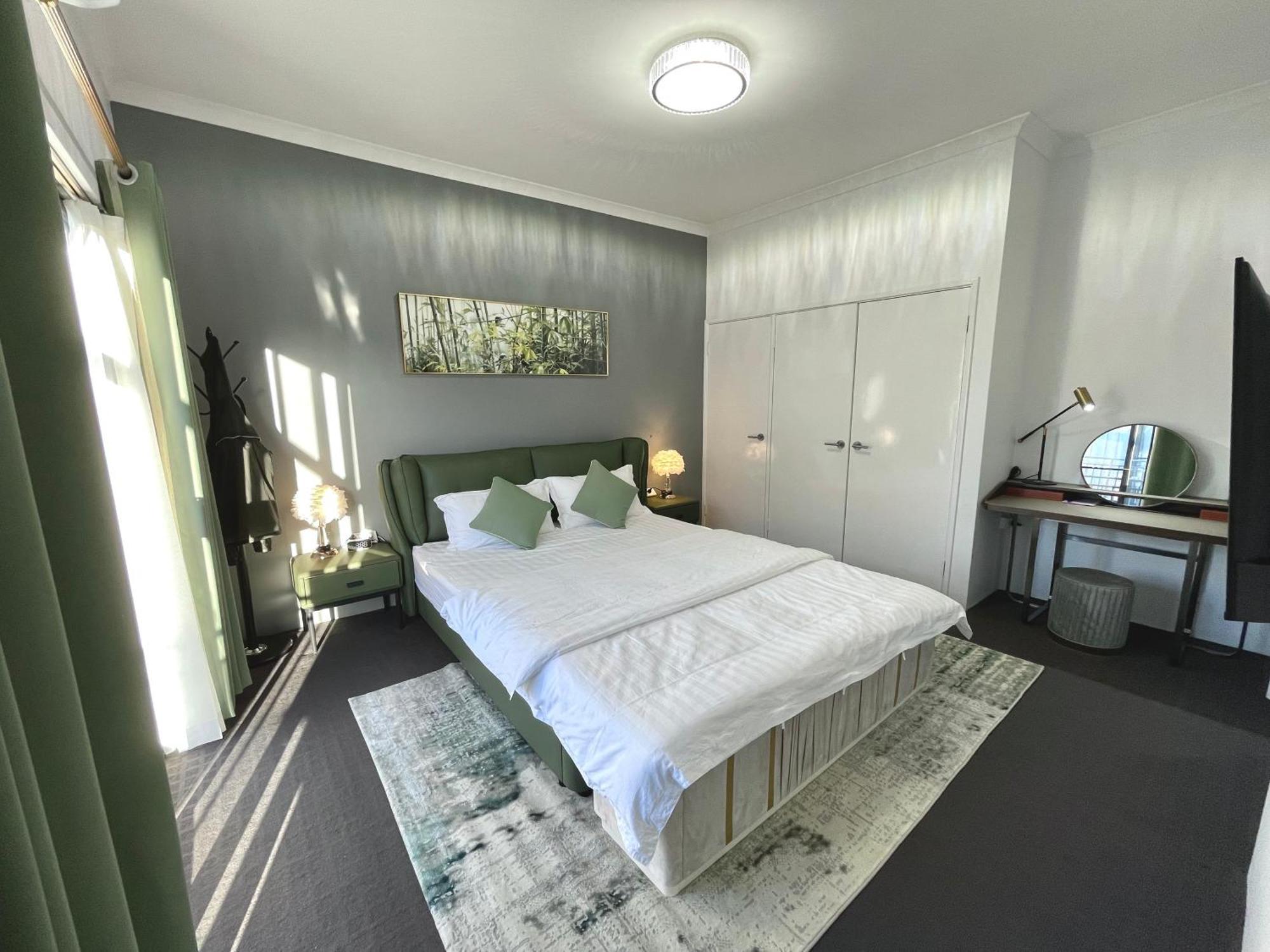 Equitice Spring Moonlight Guest house Perth
