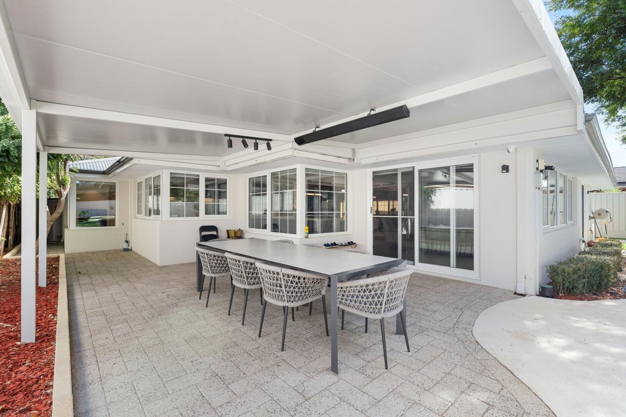 Exquisite Oasis Family Retreat Holiday home Perth