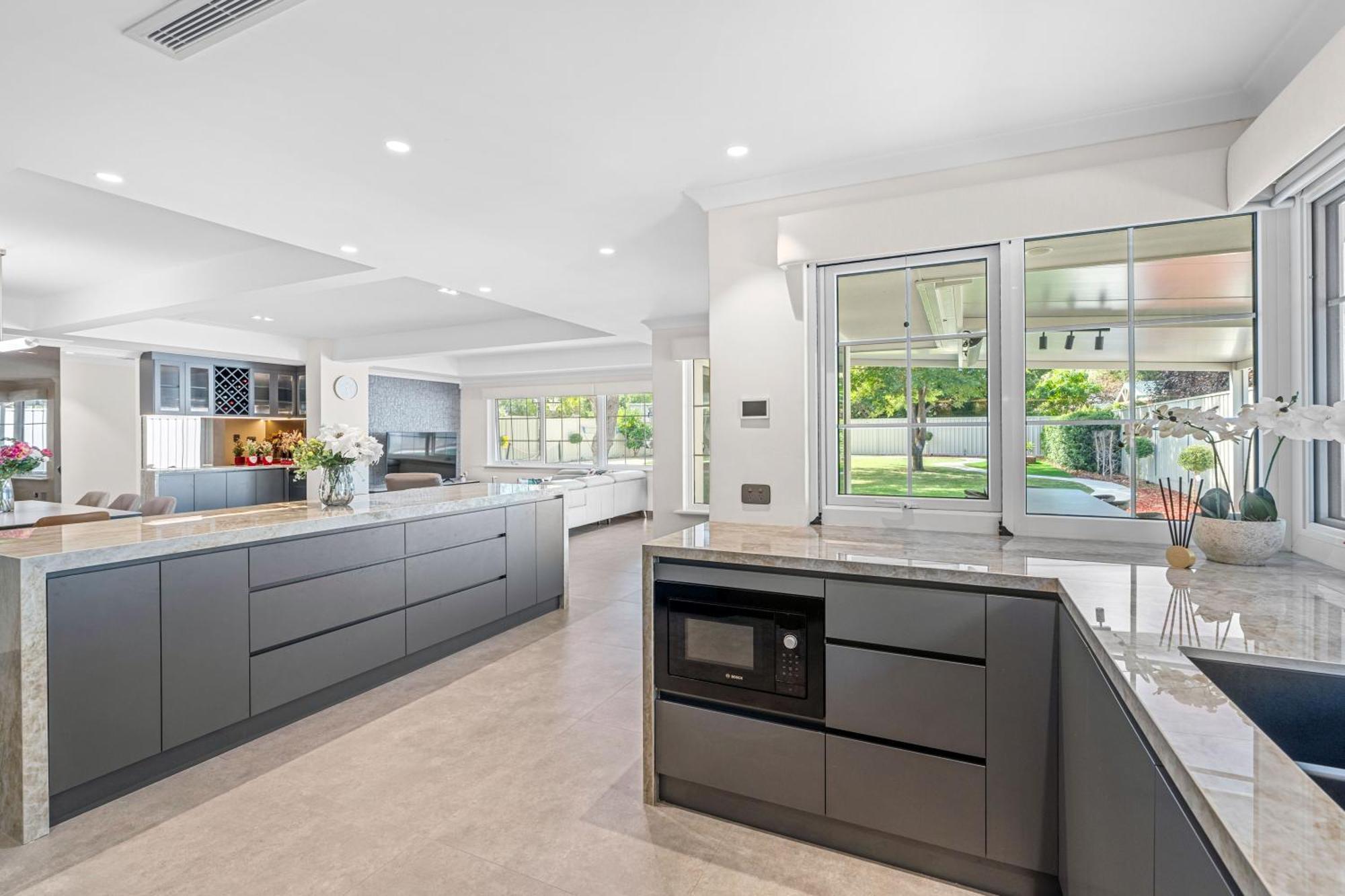 Exquisite Oasis Family Retreat Holiday home Perth