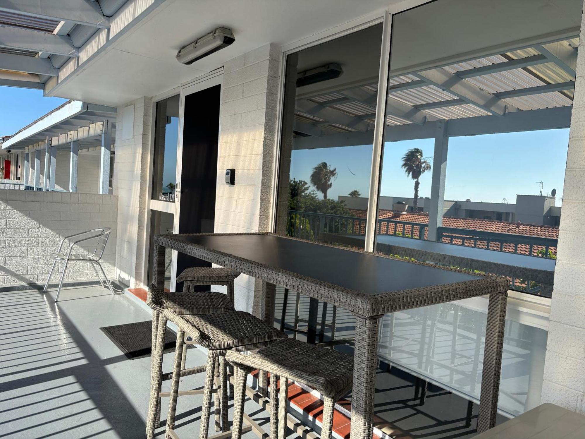 Aparthotel Coastal Ocean Views & Breezes *