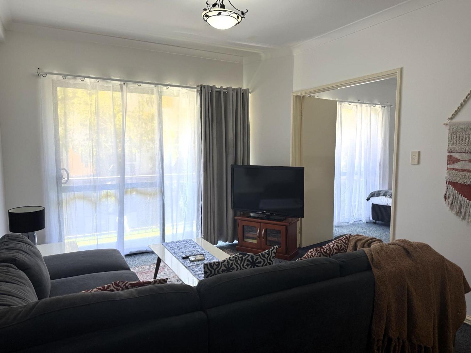 14 Roomy Restrelax Eastperth 2brparking * Perth