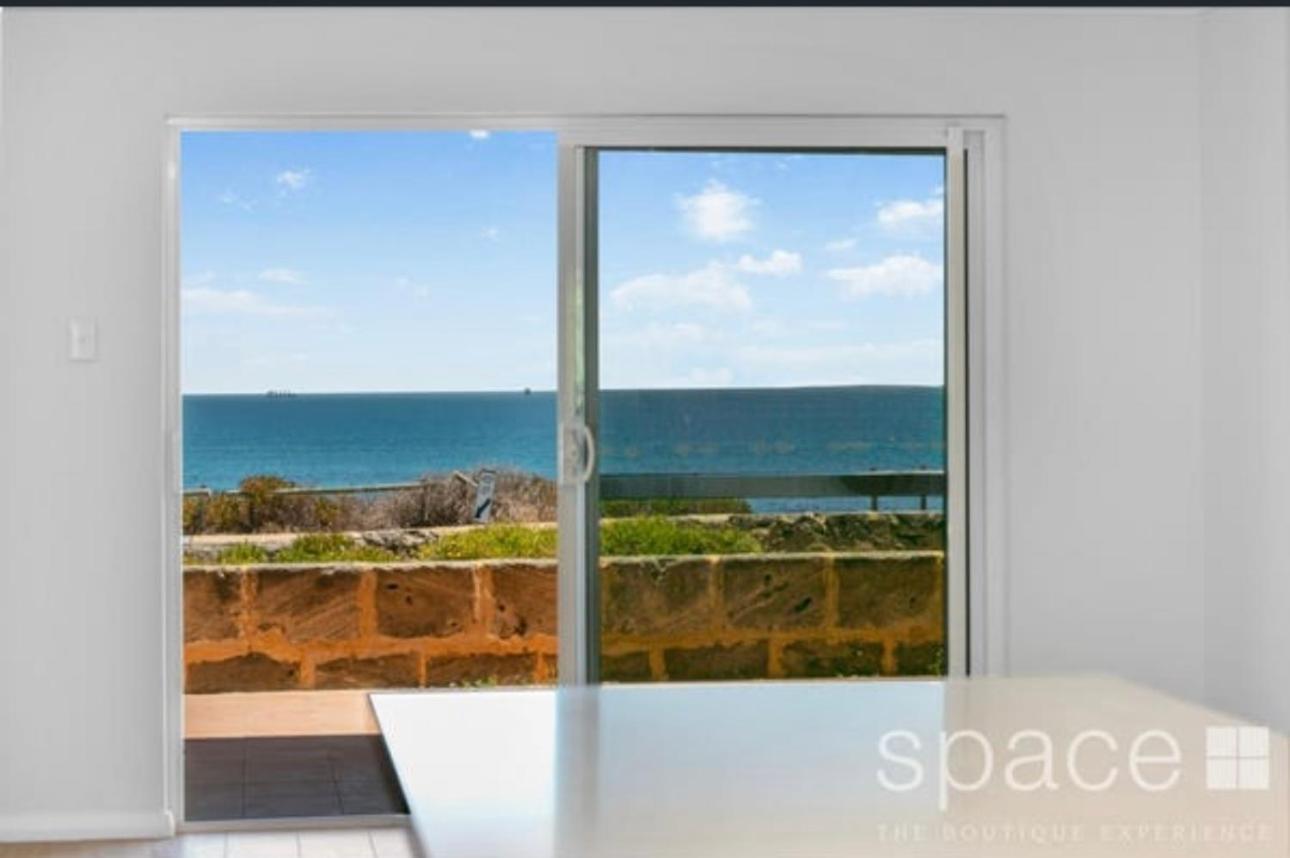 Apartment Perfect Oceanfront Cottesloe