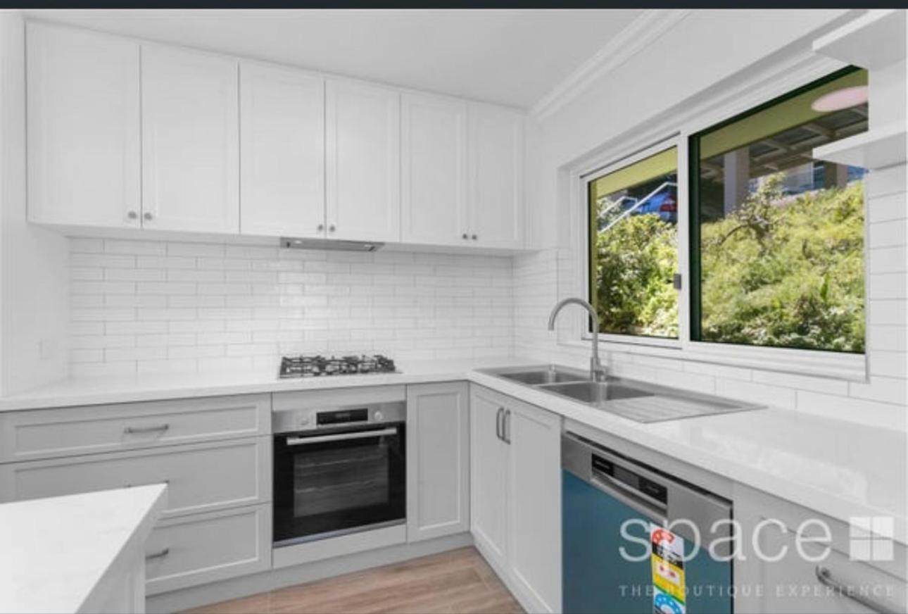 Apartment Perfect Oceanfront Cottesloe *