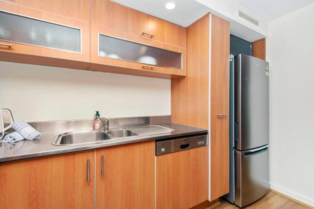 Apartment Contemporary Subi With Amenities Perth