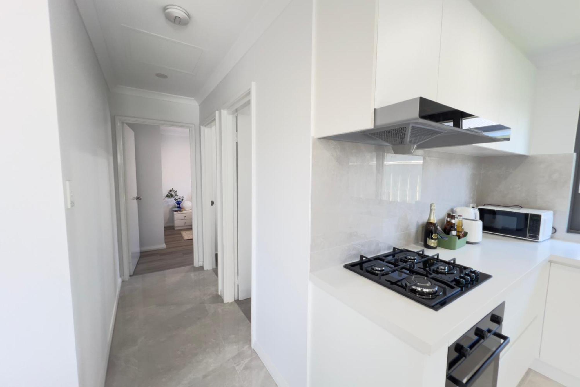 Holiday home B2 Airport Adjacent - New Amenities & Fast Wi-fi *