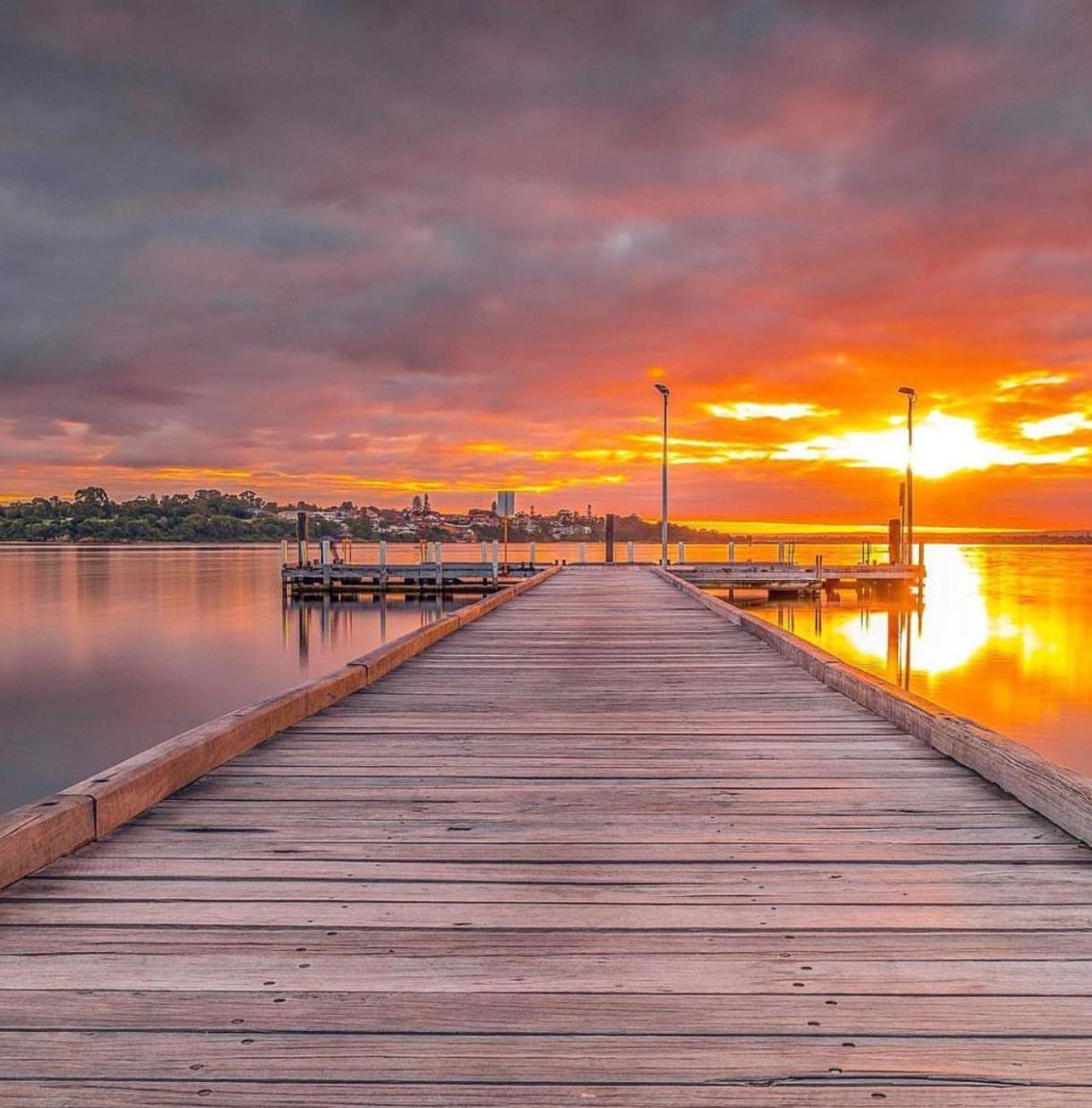 Guest house Affotable Relocation Fifo Long Term Queen Bedroom Near Fremantle Sawn River Perth