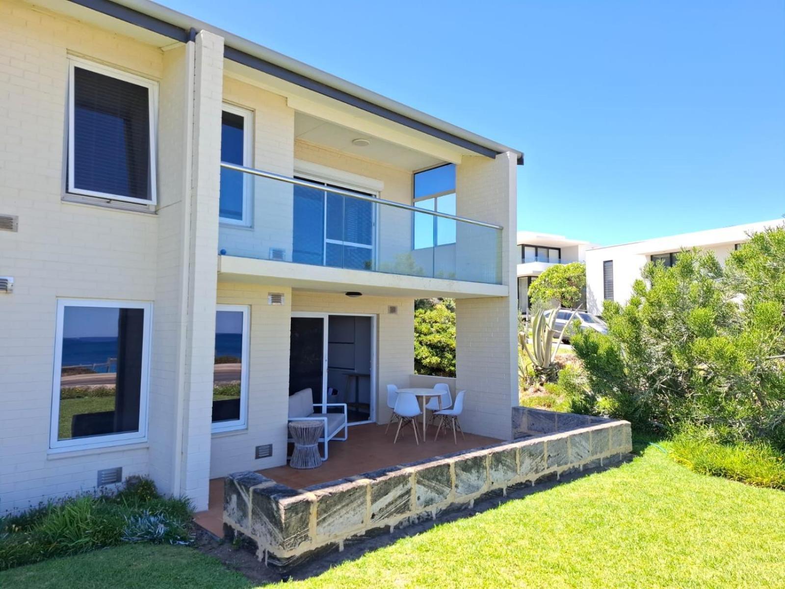 Perfect Oceanfront Cottesloe *
