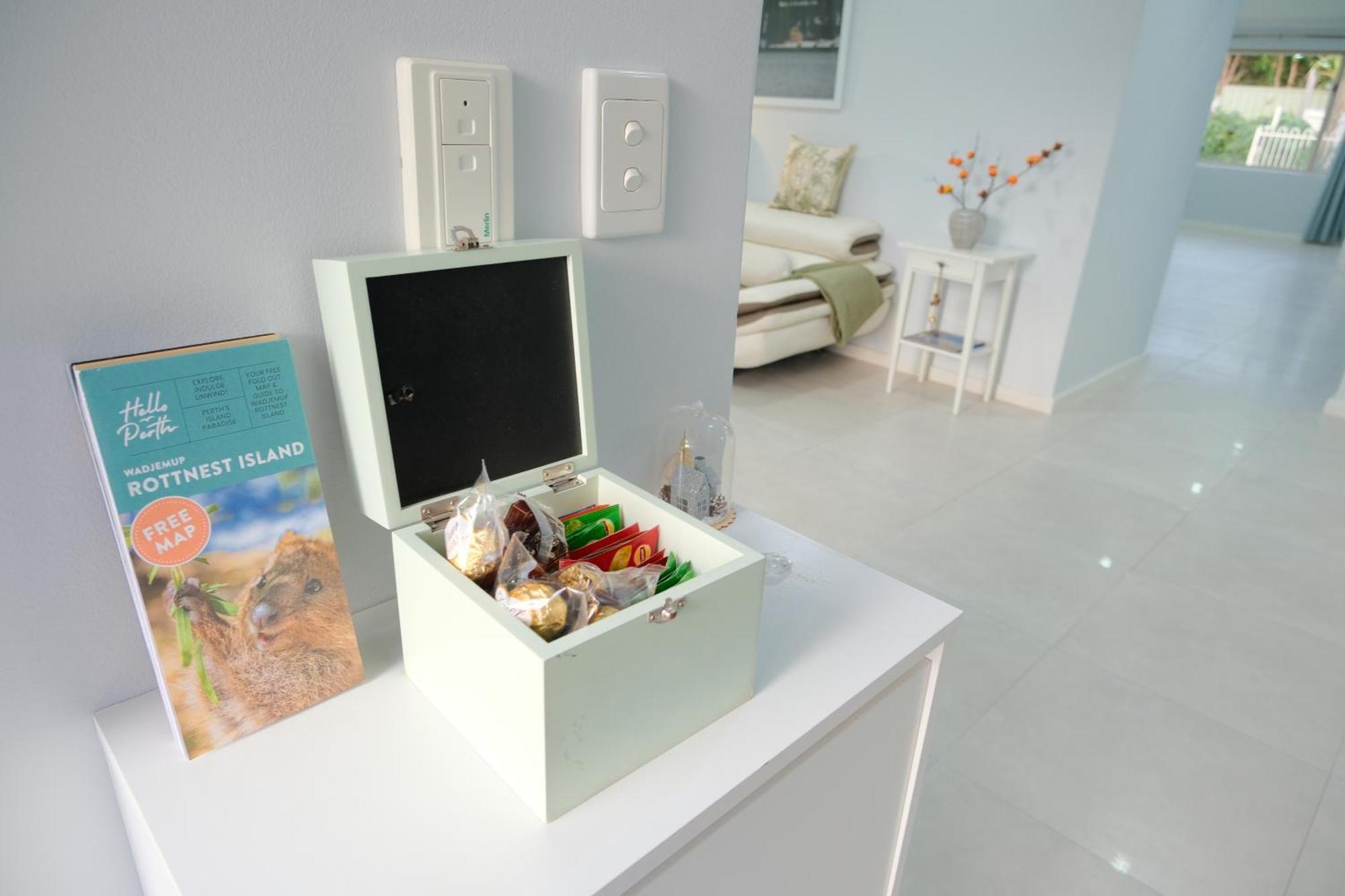 5br Serene Retreat - Park & Poolside * Perth
