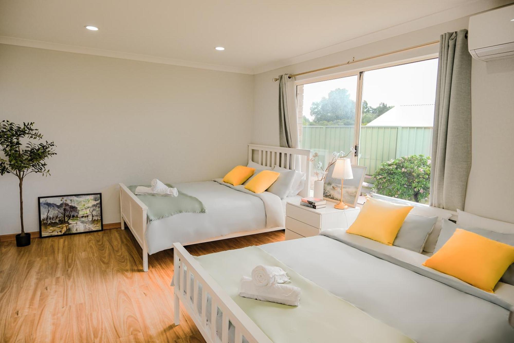 5br Serene Retreat - Park & Poolside