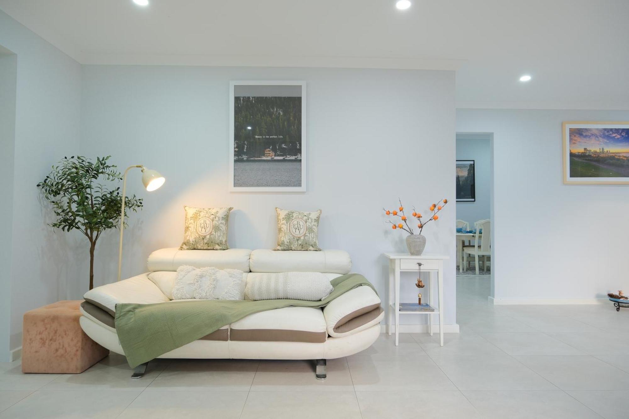 5br Serene Retreat - Park & Poolside Perth