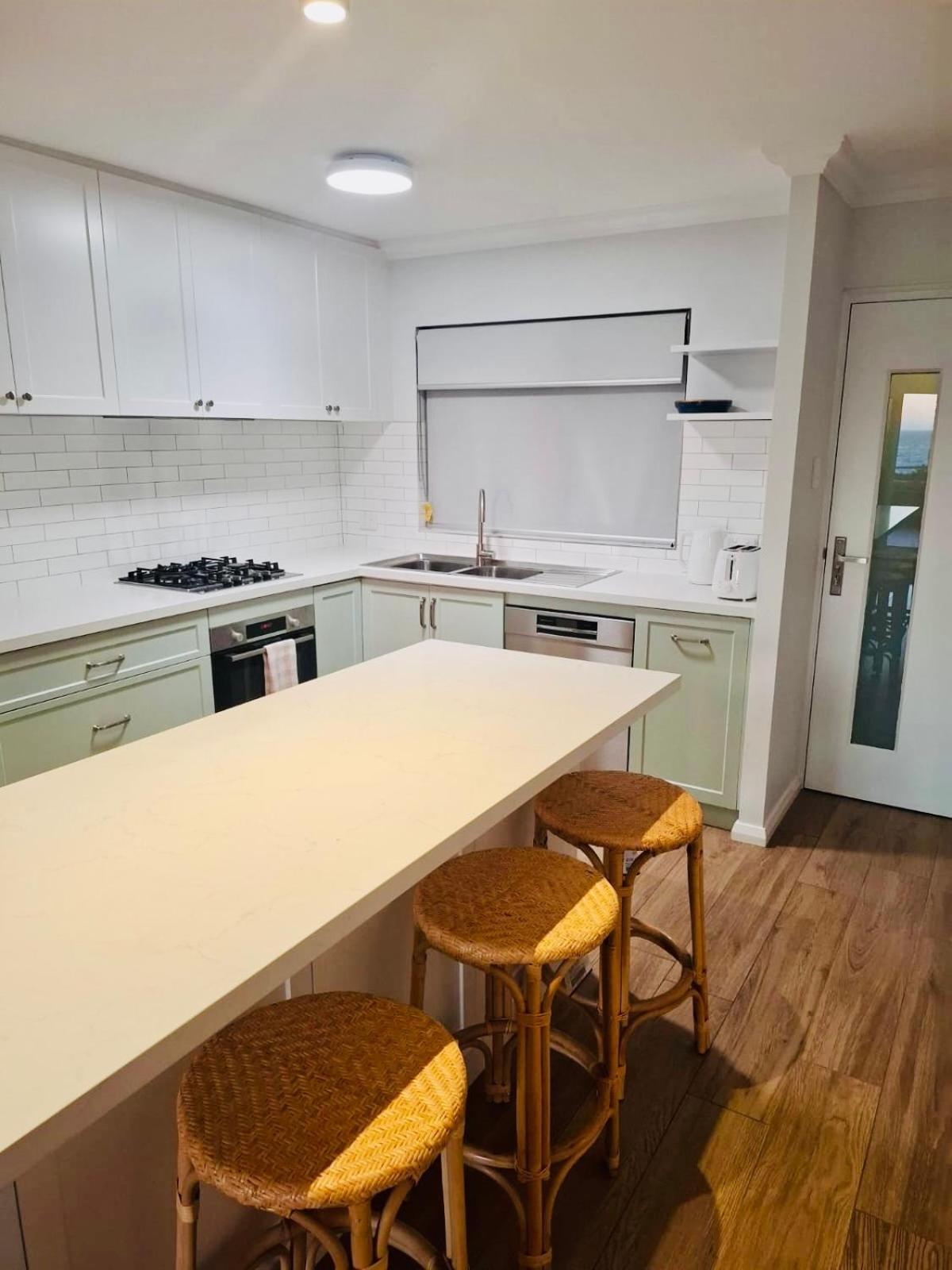 Apartment Perfect Oceanfront Cottesloe Perth