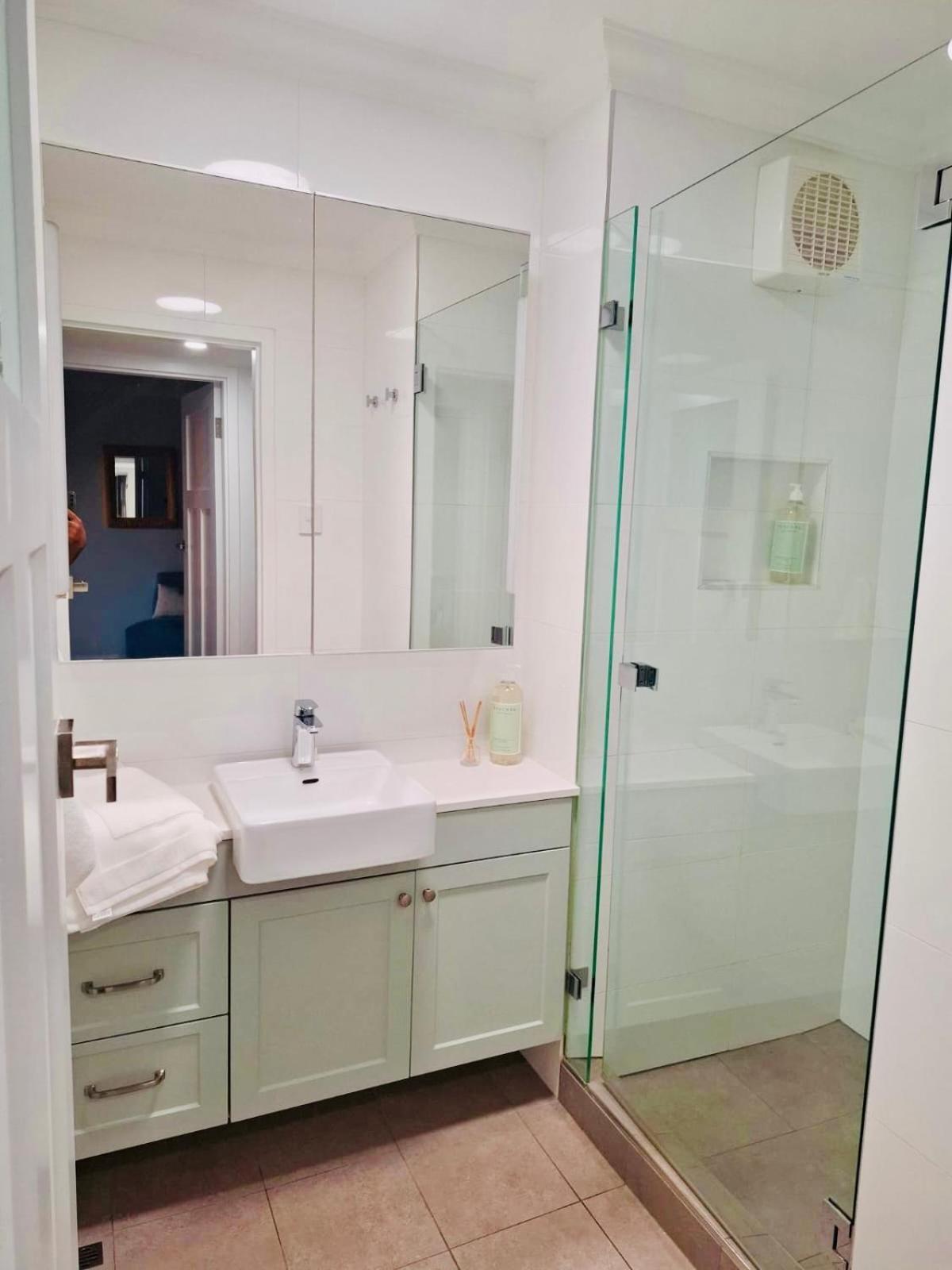 Perfect Oceanfront Cottesloe Apartment Perth