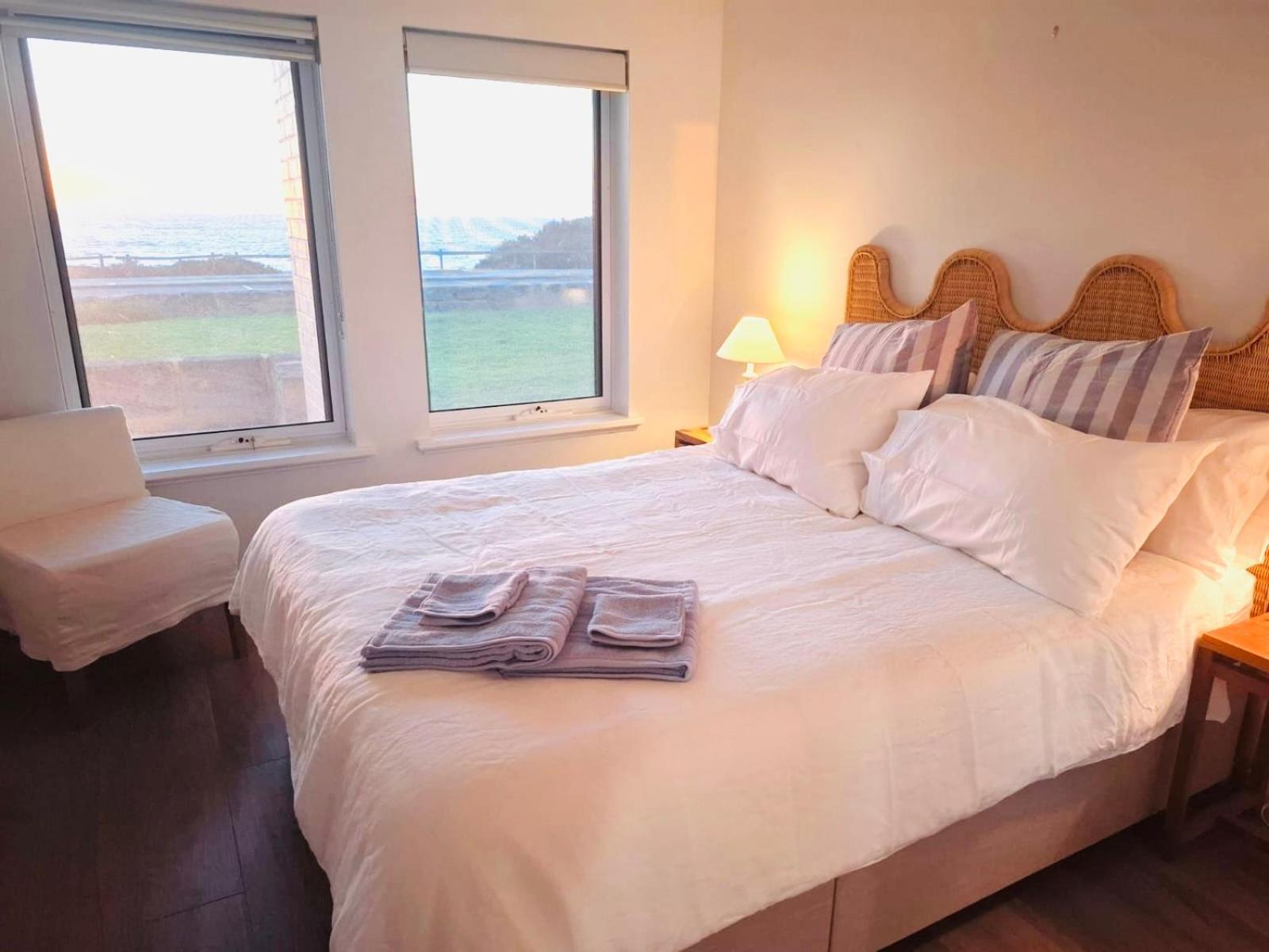Perfect Oceanfront Cottesloe Apartment Perth