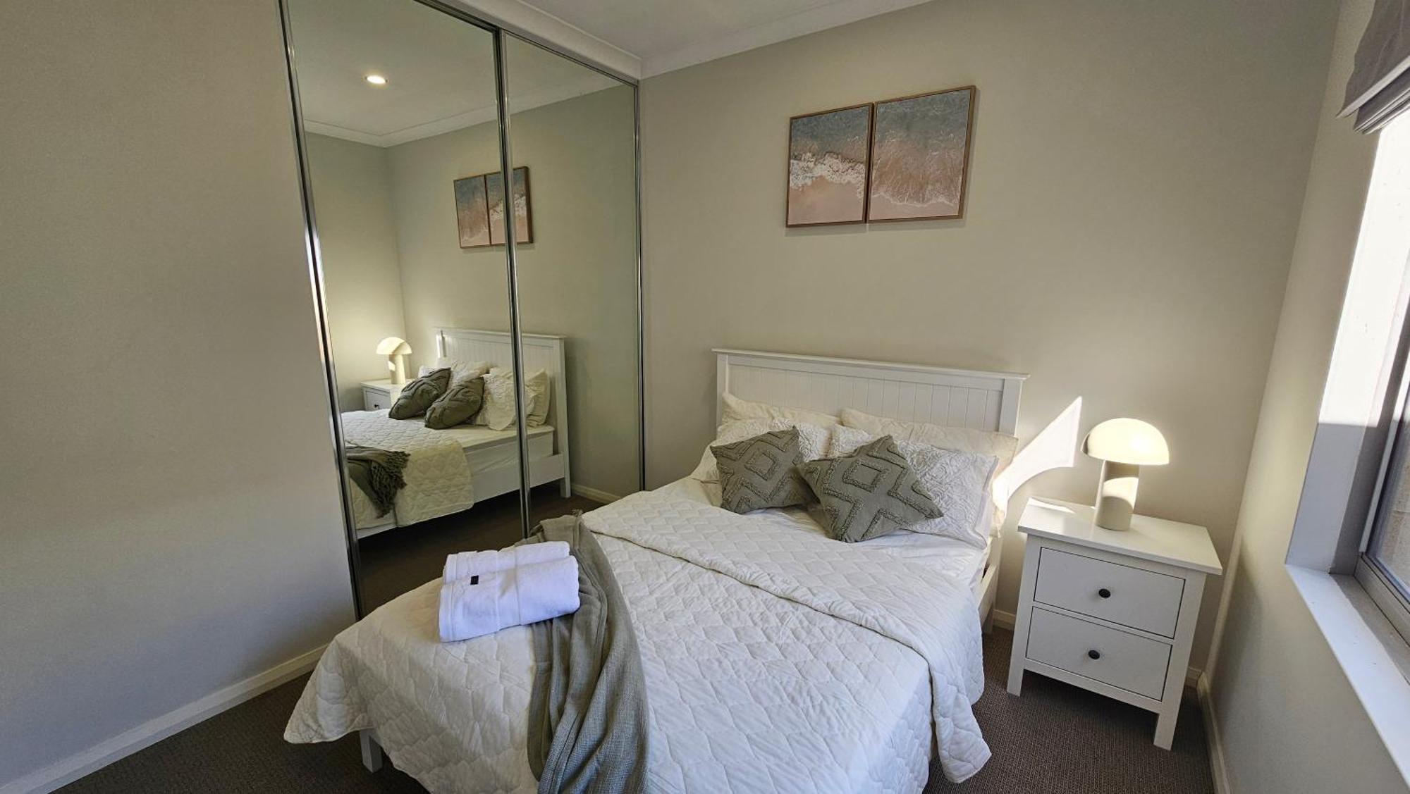 Cozy Urban Escape - 11km From Cbd Perth