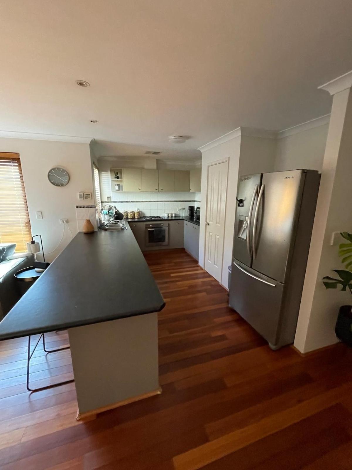 Modern & Great Location! Scarborough Breeze! Holiday home