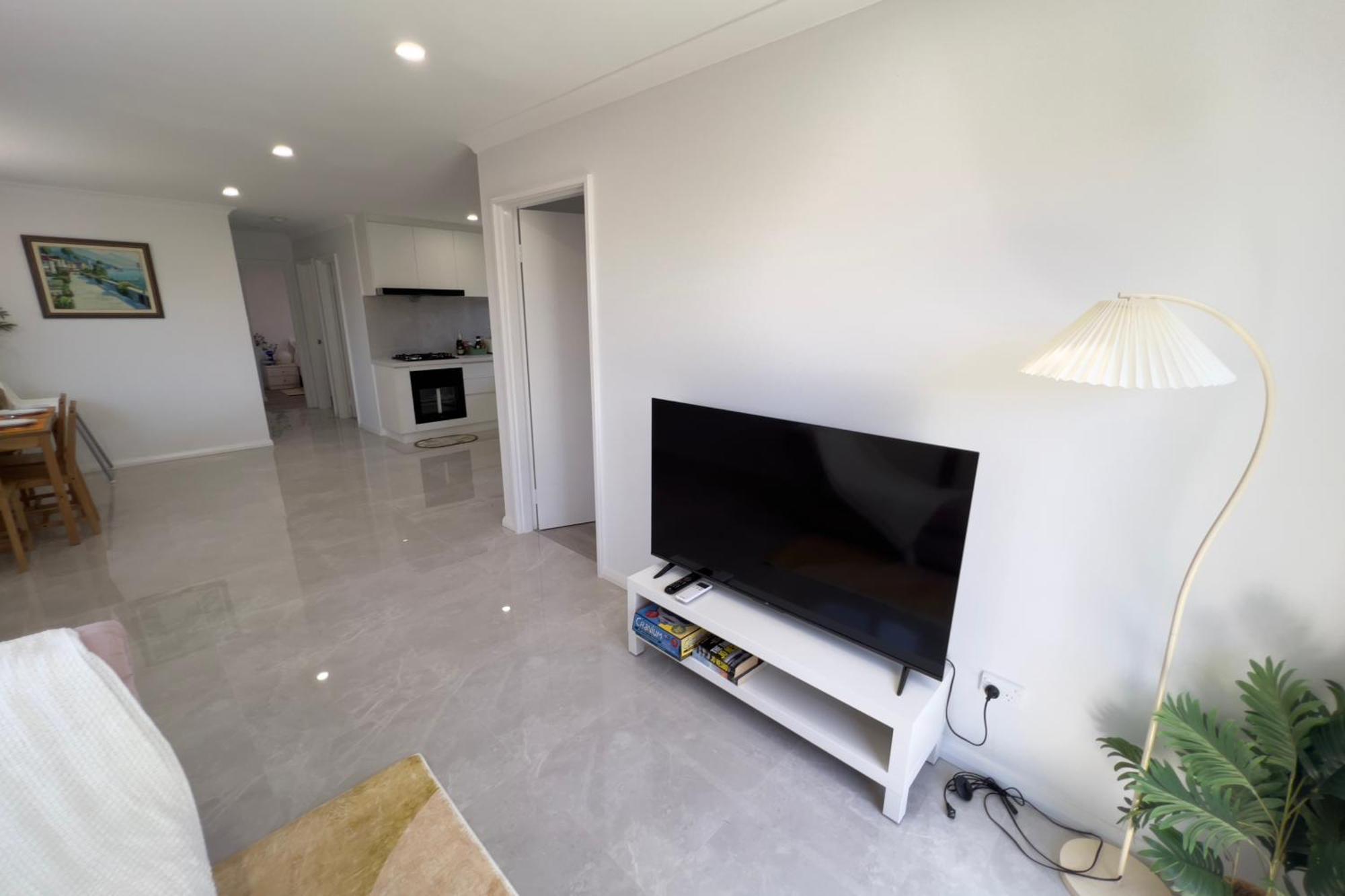 Holiday home B2 Airport Adjacent - New Amenities & Fast Wi-fi *