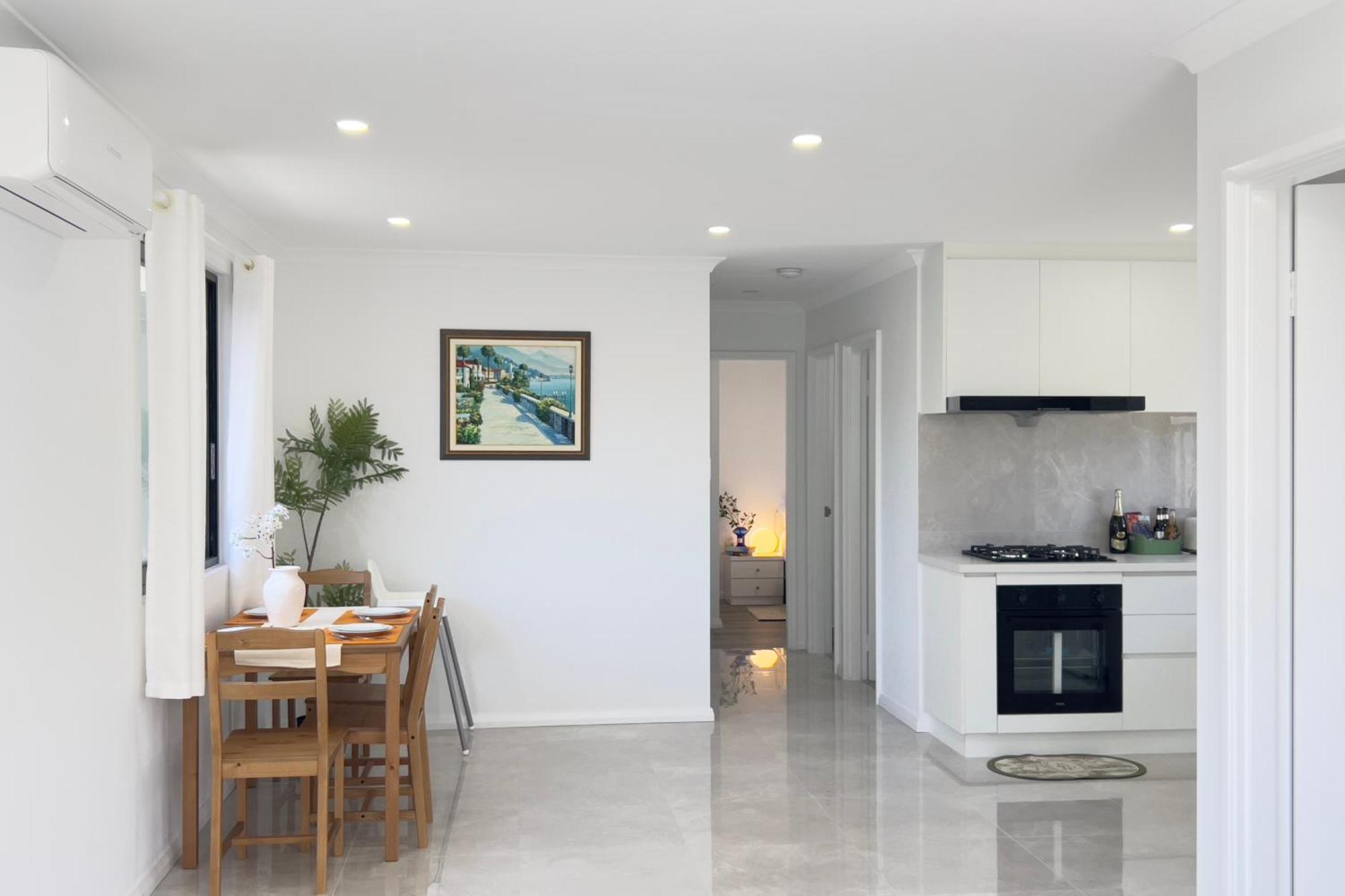 Holiday home B2 Airport Adjacent - New Amenities & Fast Wi-fi