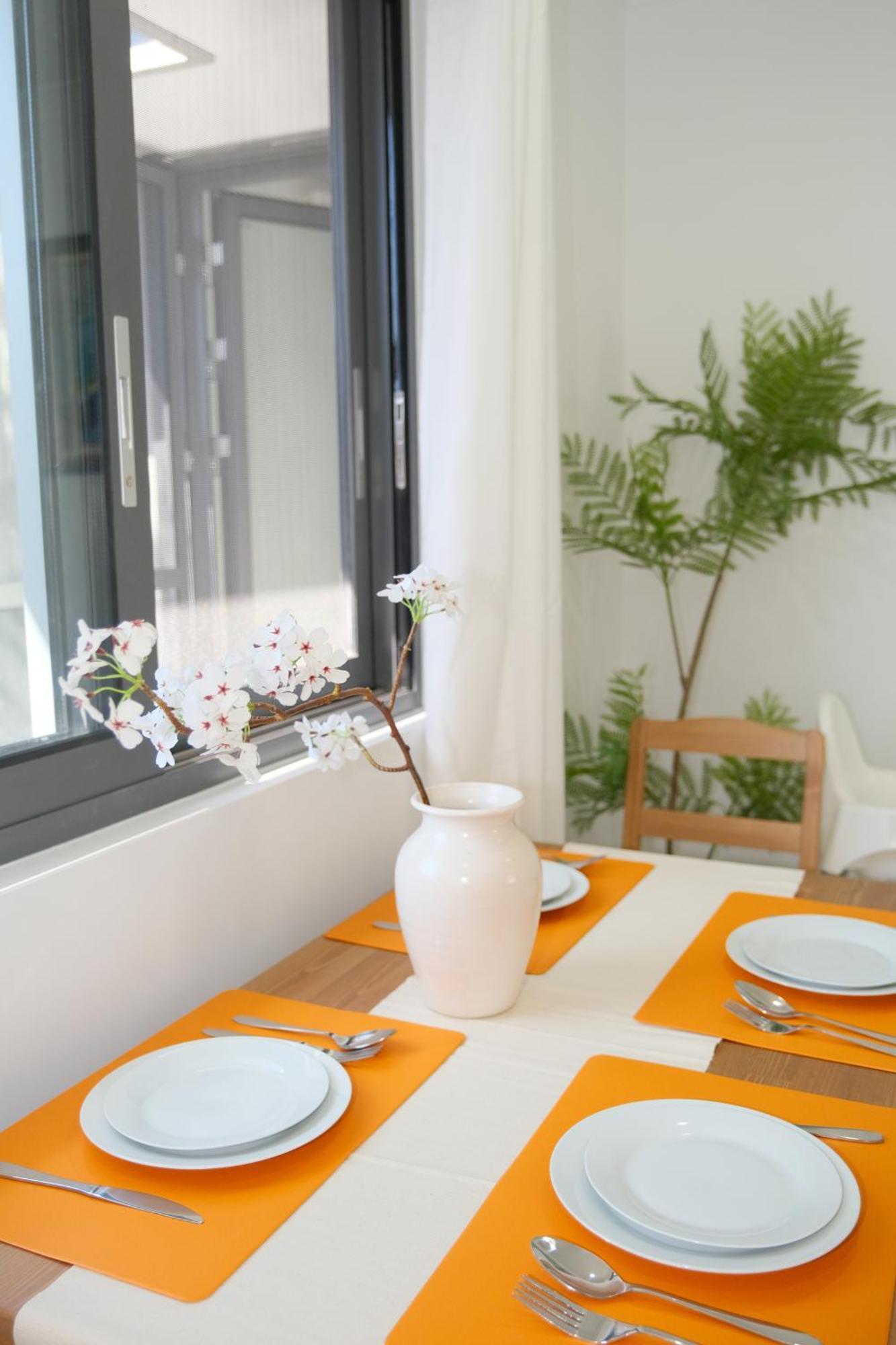Holiday home B2 Airport Adjacent - New Amenities & Fast Wi-fi