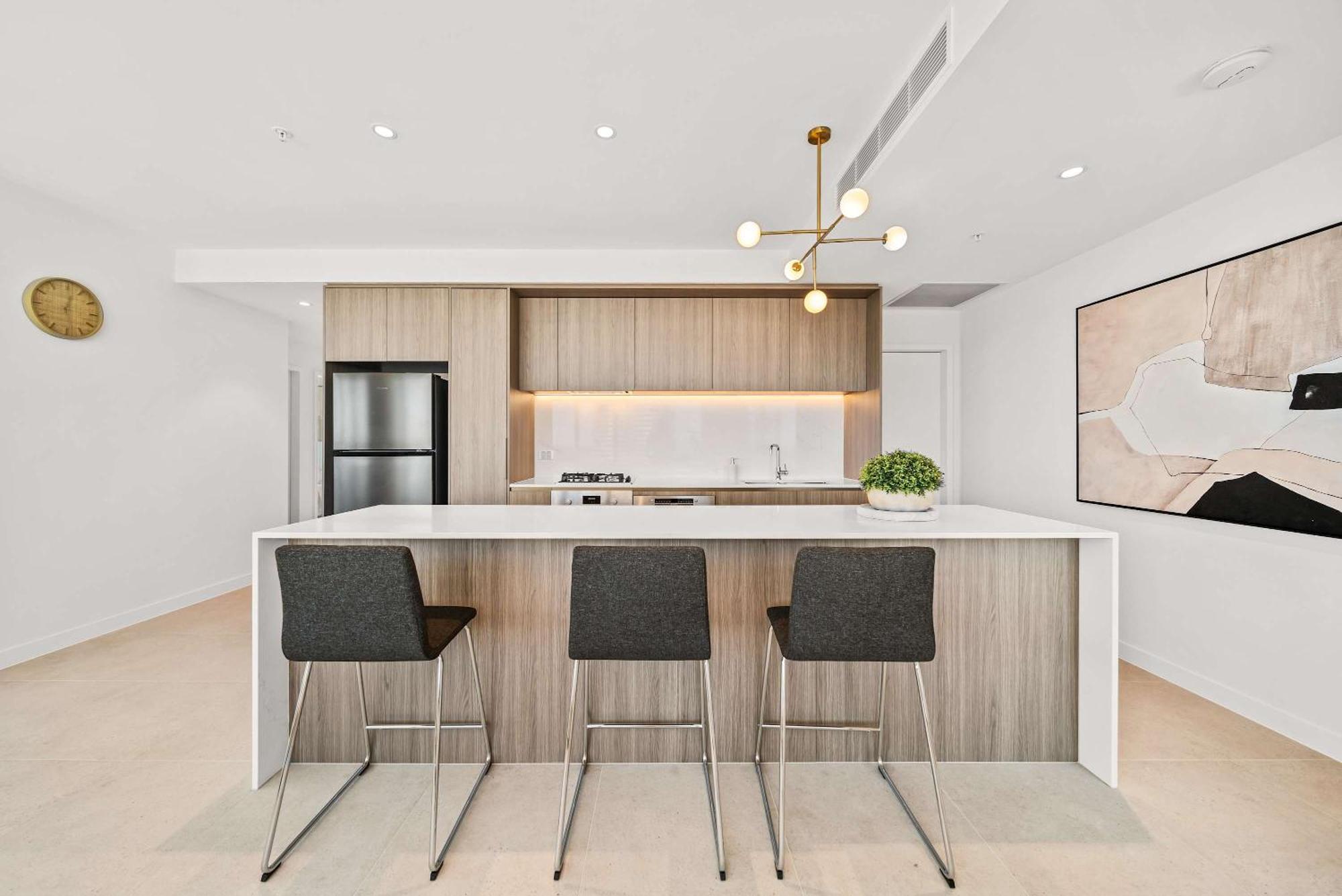 Brand New Luxurious 3 Bedroom Cbd * Perth