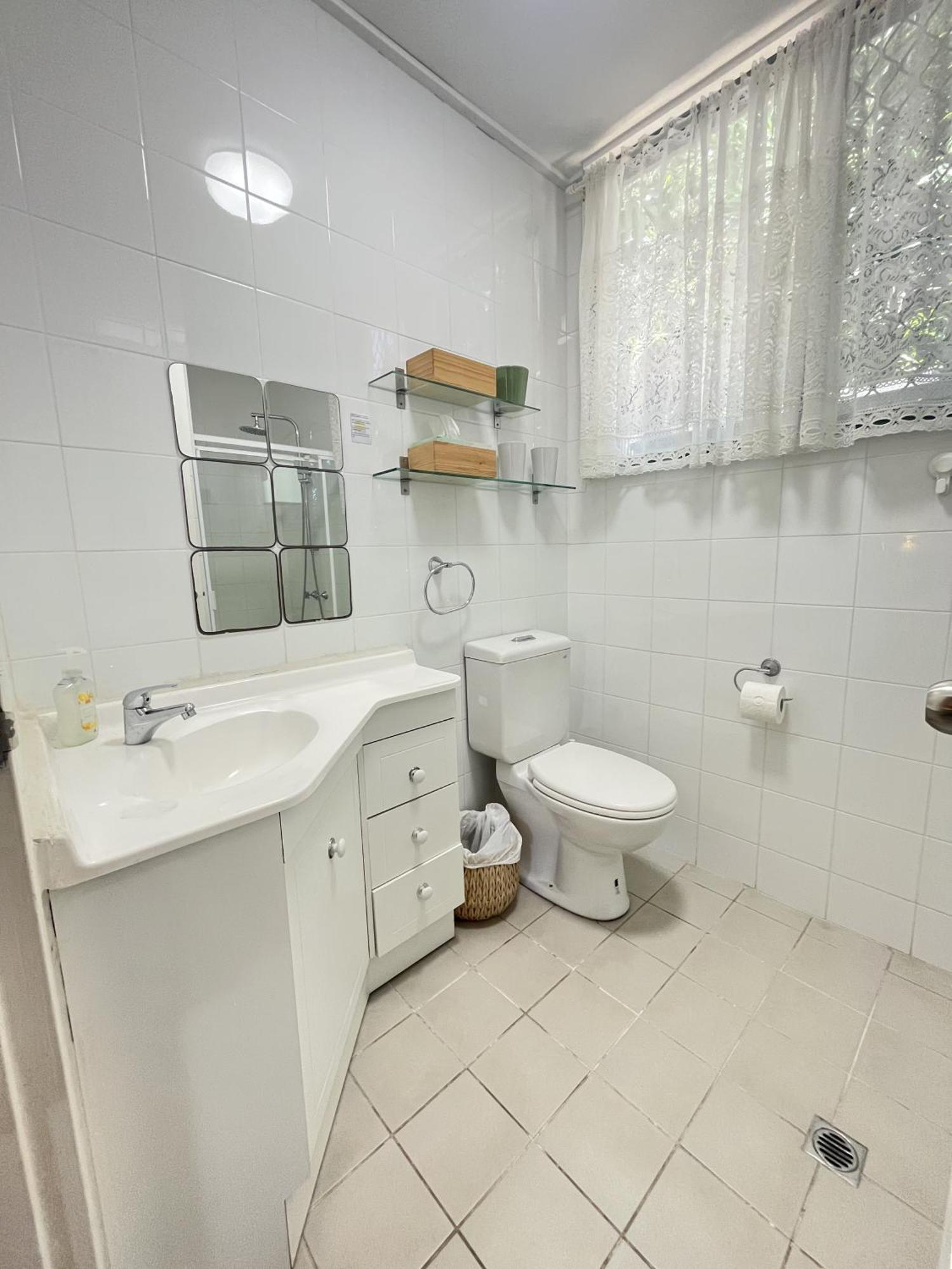 Apartment 45 Private Guest For 2acparking