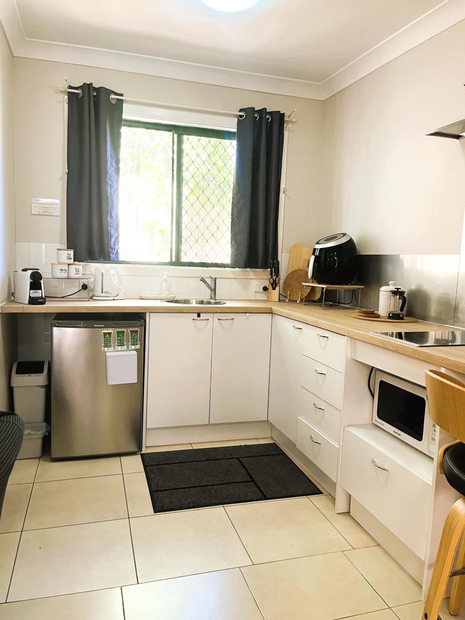 Apartment 45 Private Guest For 2acparking *