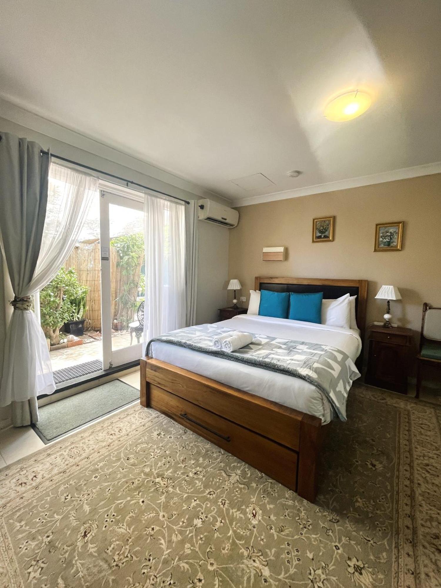 Apartment 45 Private Guest For 2acparking *