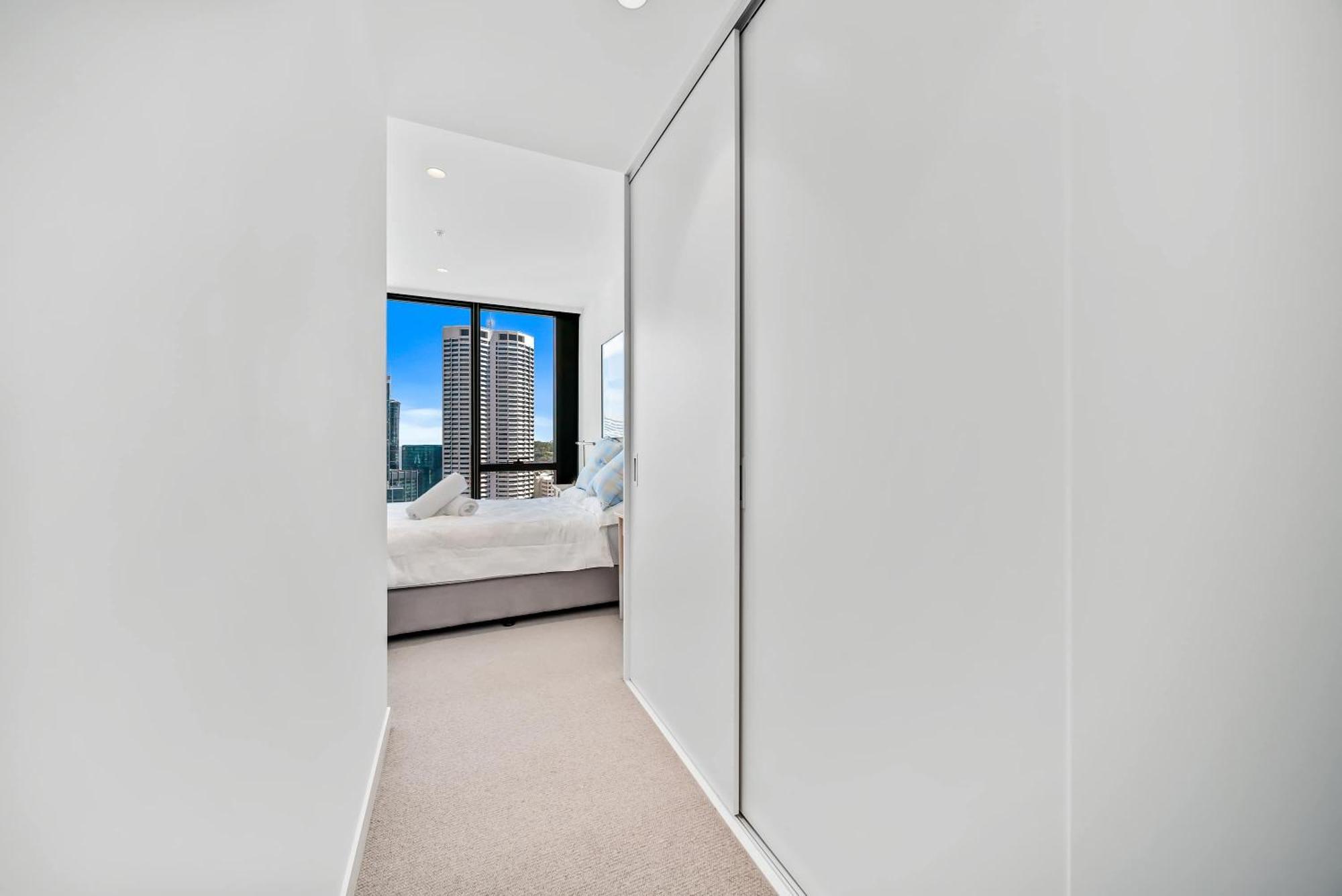 Apartment Brand New Luxurious 2 Bedroom Cbd
