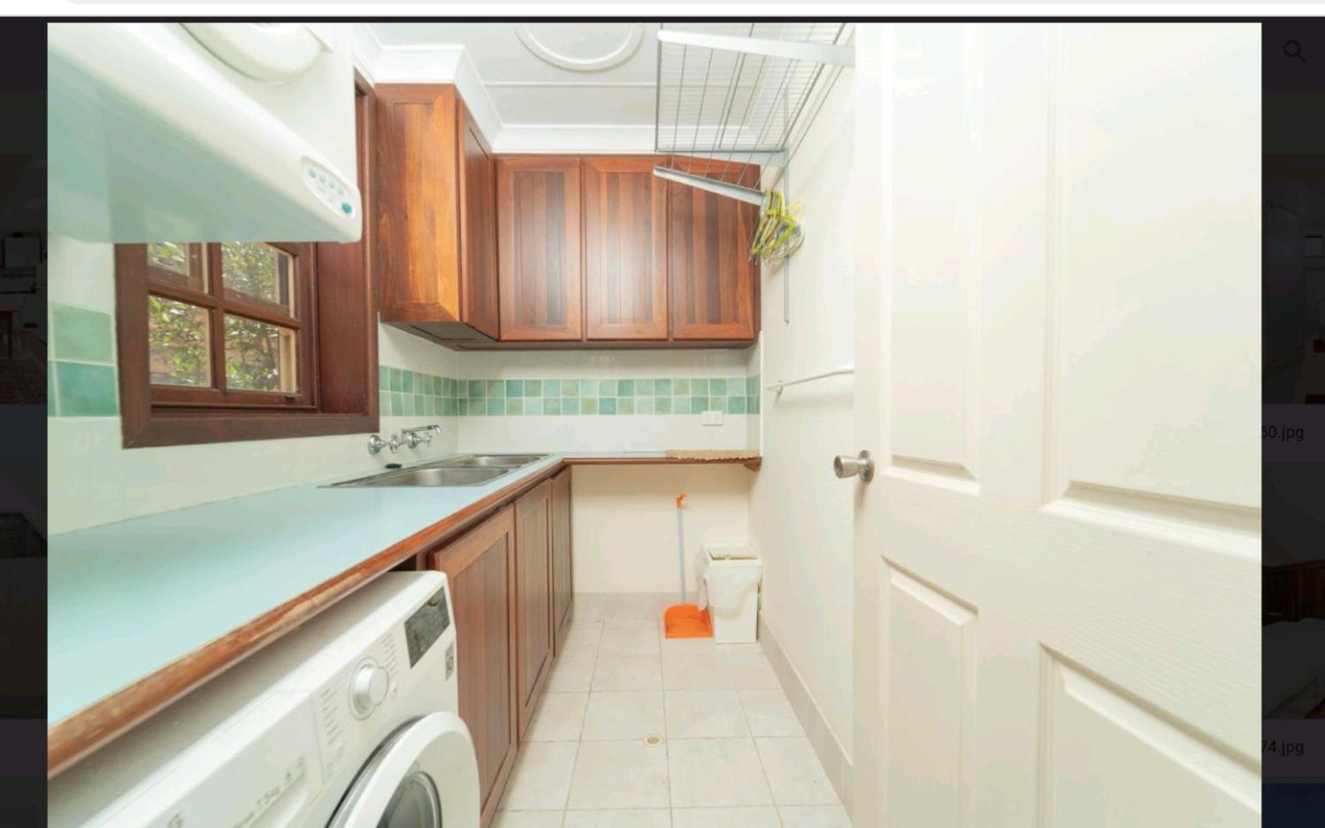 Snow White's 2 Bedroom Dream With Free Parking Perth