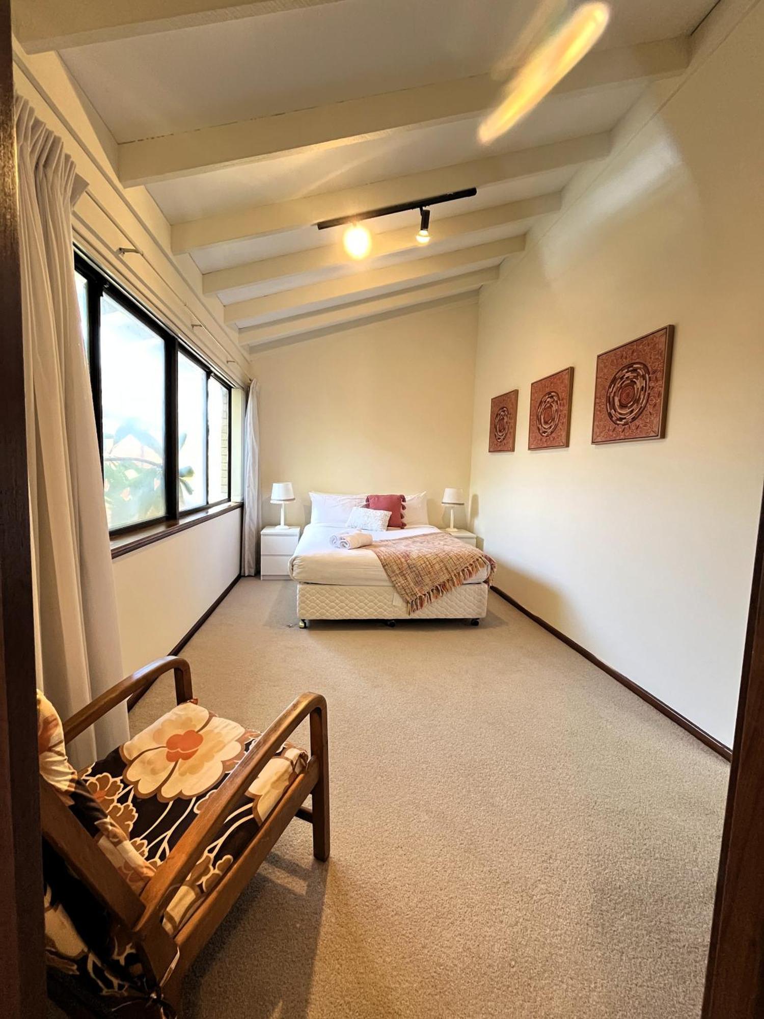 17 Rare Urban Style 4br Nedlands &pool Holiday home *