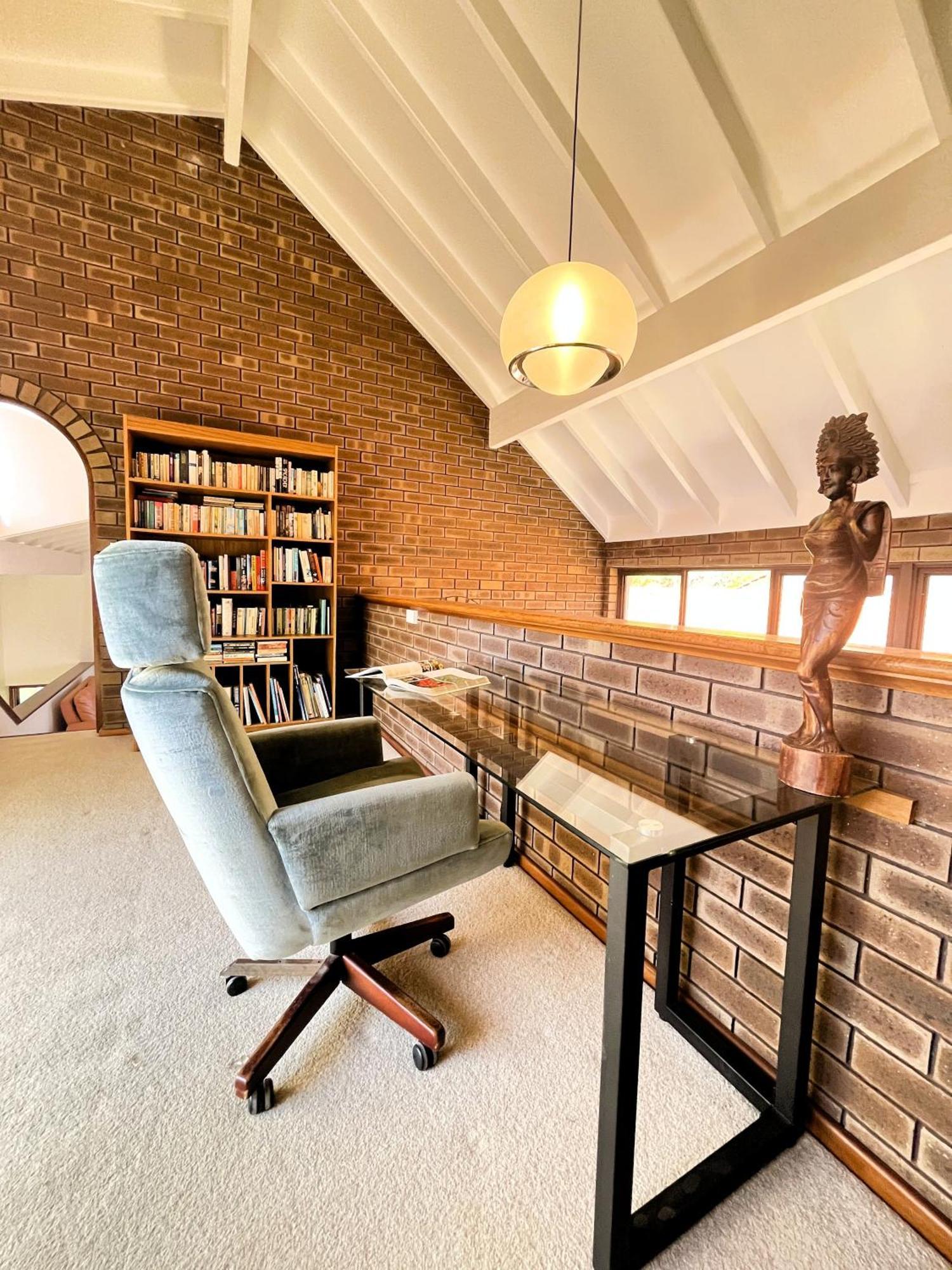 Holiday home 17 Rare Urban Style 4br Nedlands &pool Perth