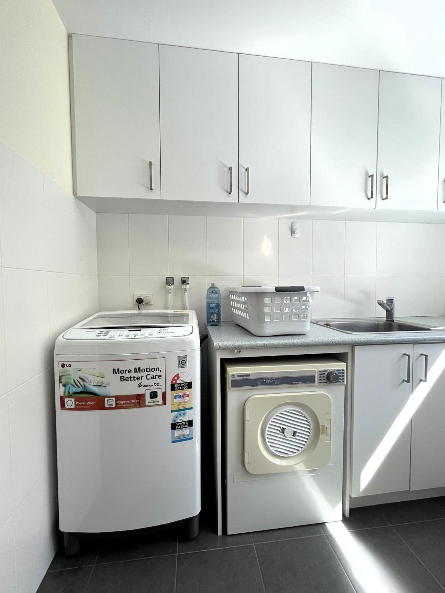 Holiday home 17 Rare Urban Style 4br Nedlands &pool